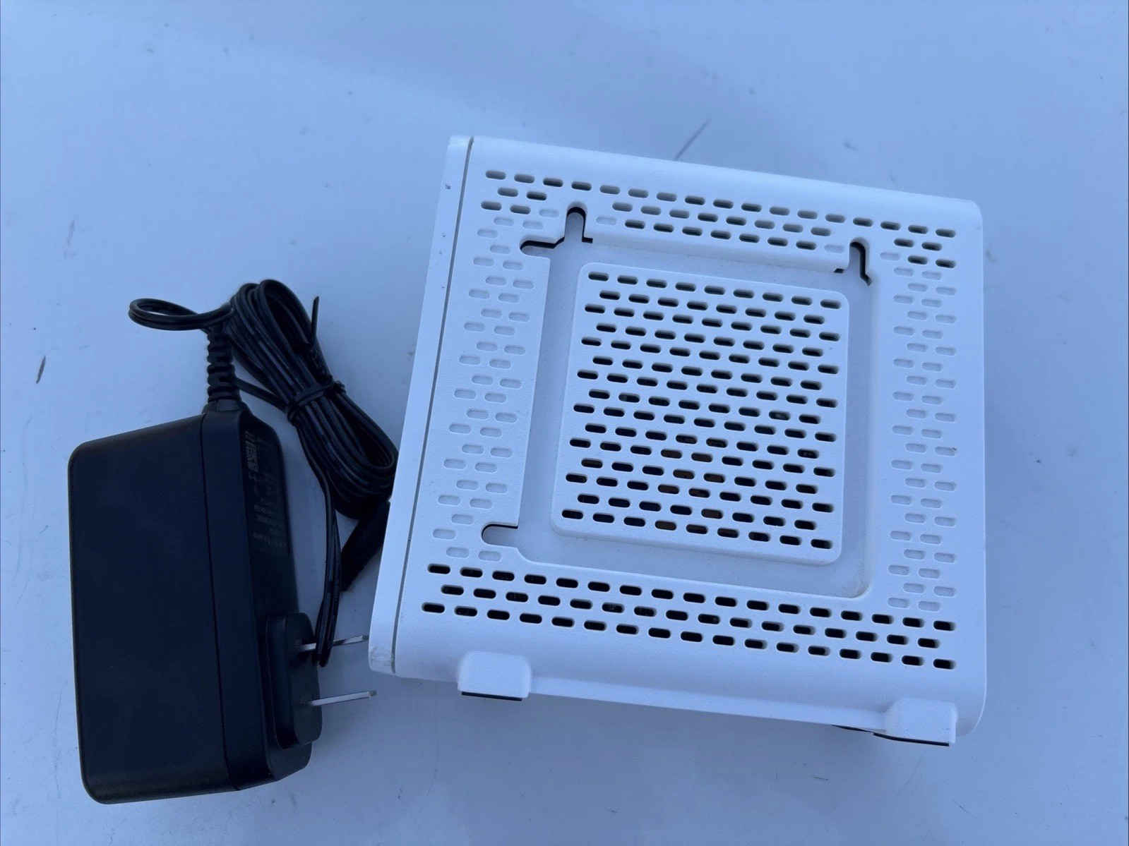 ARRIS SB8200 10 Gbps 2 Port Cable Modem With Power