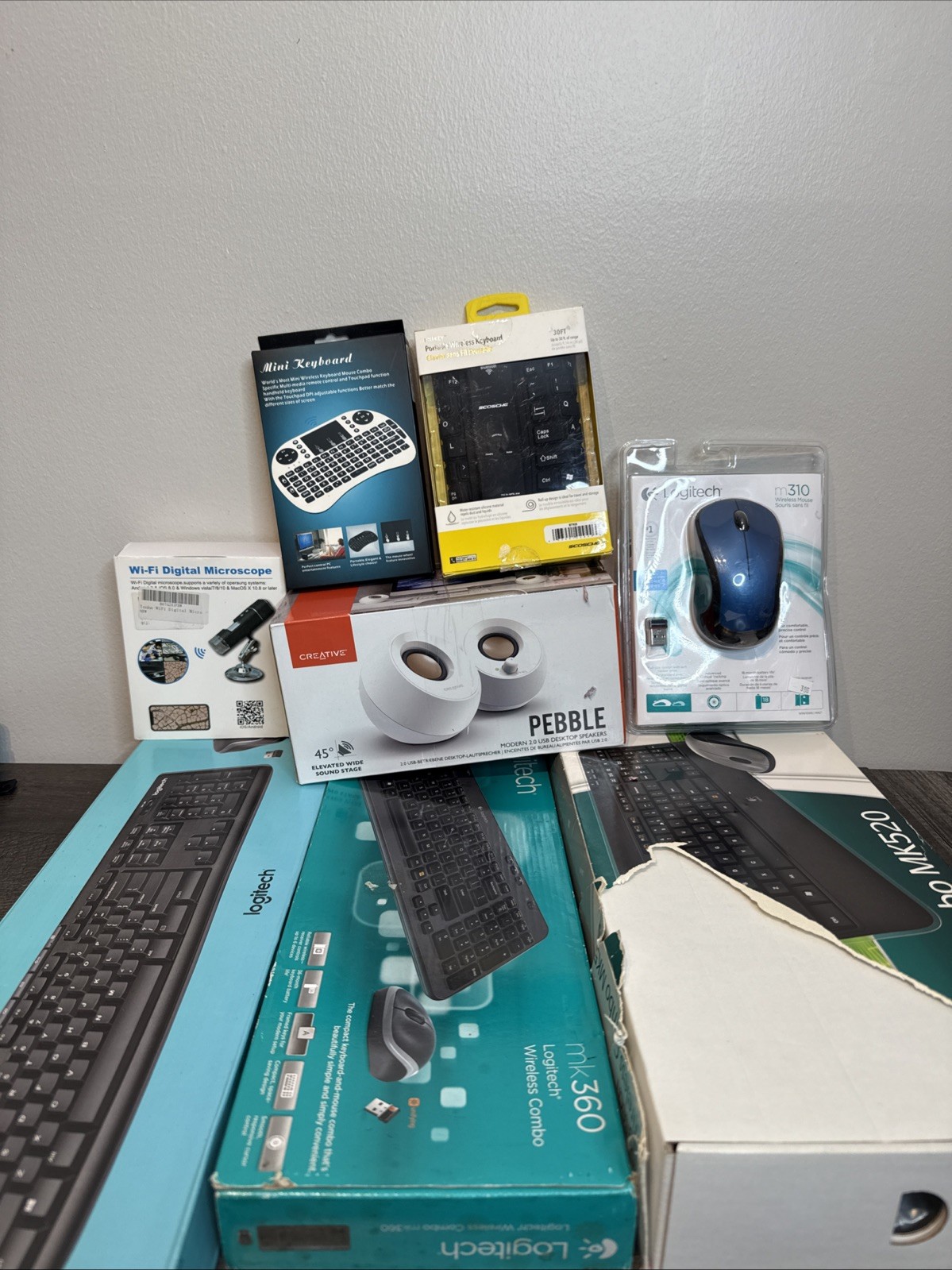 Logitech Keyboard Mouse Accessory Lot MK270 MK520 Creative Read Description