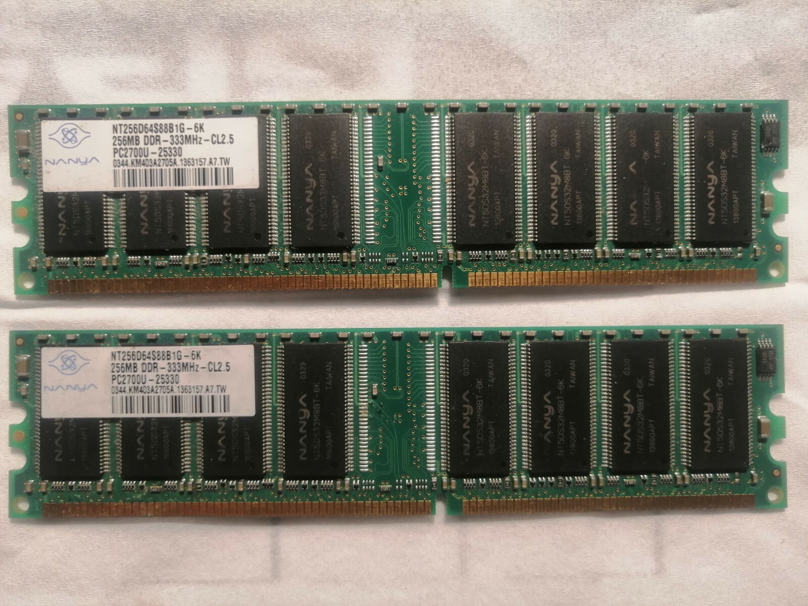 Nanya 512MB (2x256MB) DDR 333 PC-2700U