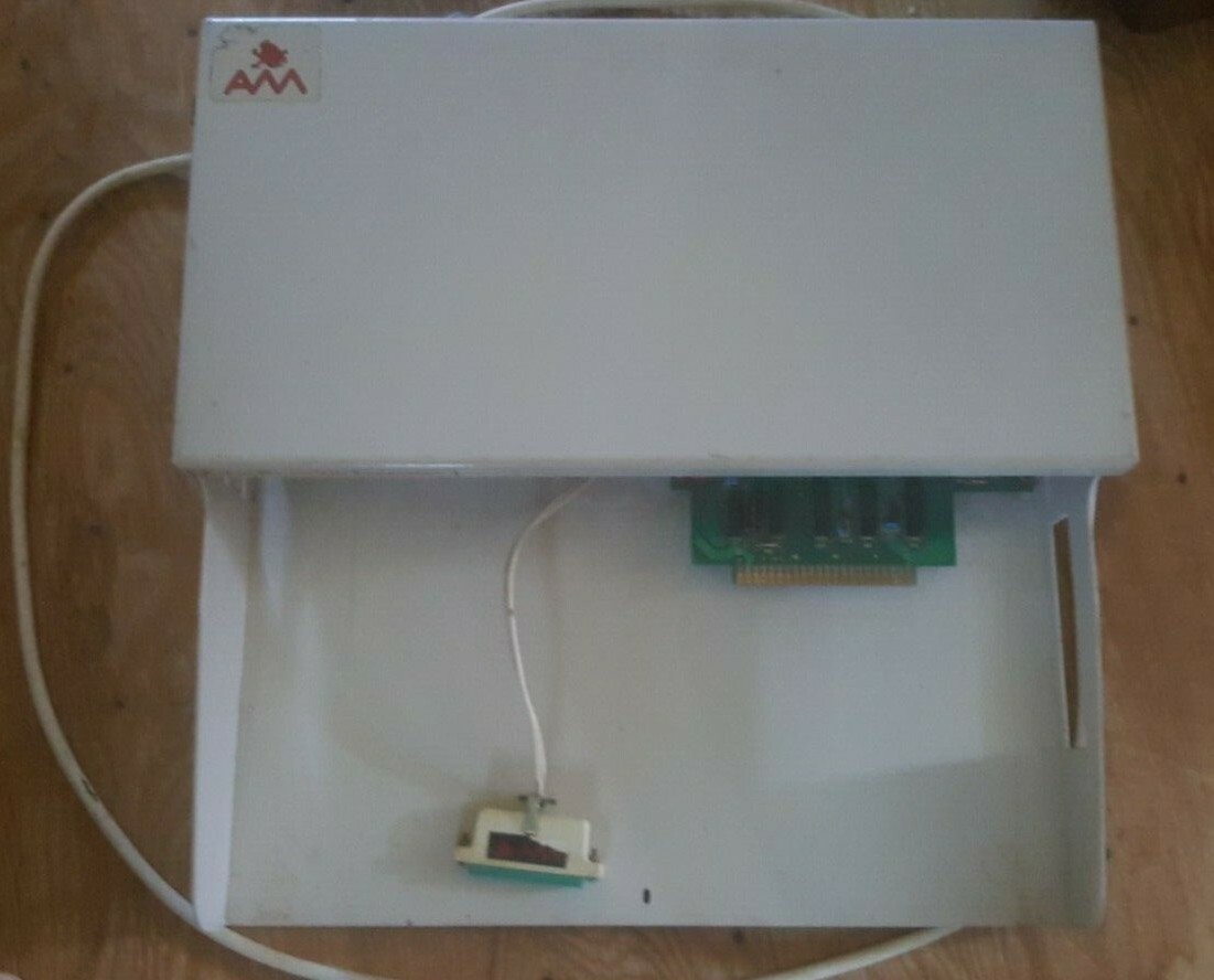 ULTRA RARE AM Expansion unit for the VIC 20 VC 20 NOT 1020