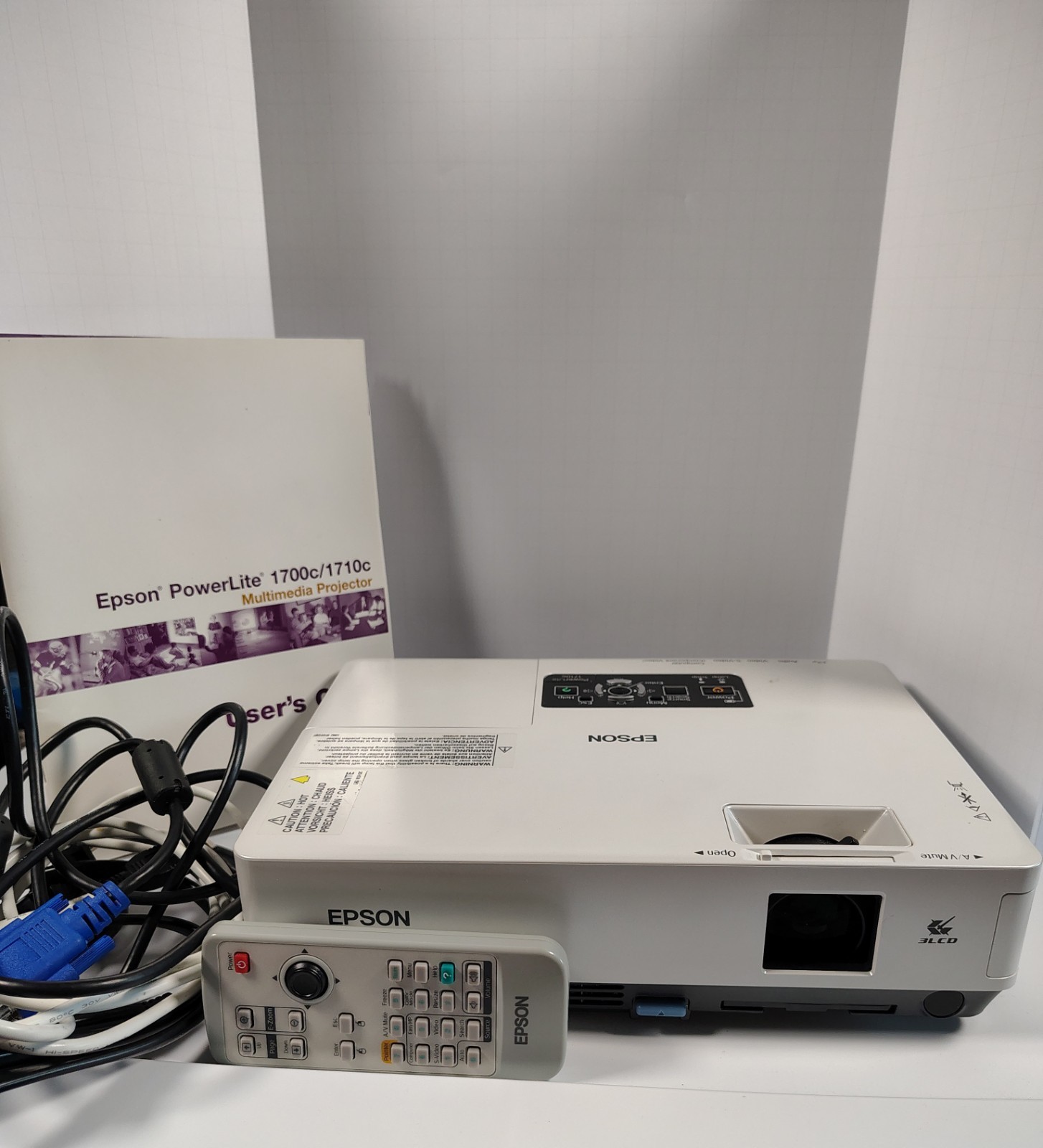 Epson PowerLite 1710c 3LCD Multimedia Projector TESTED w/ Remote Manual Case