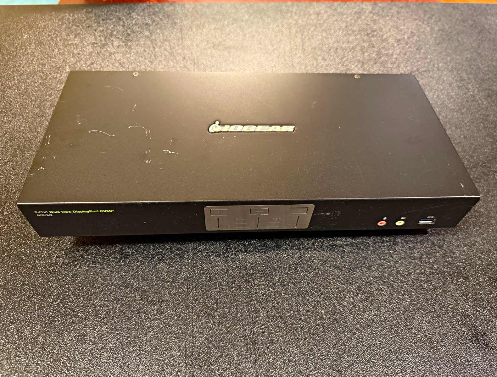 IOGEAR GCS1942 2-Port Dual View DisplayPort KVMP Switch USB 3.0 - Powers On
