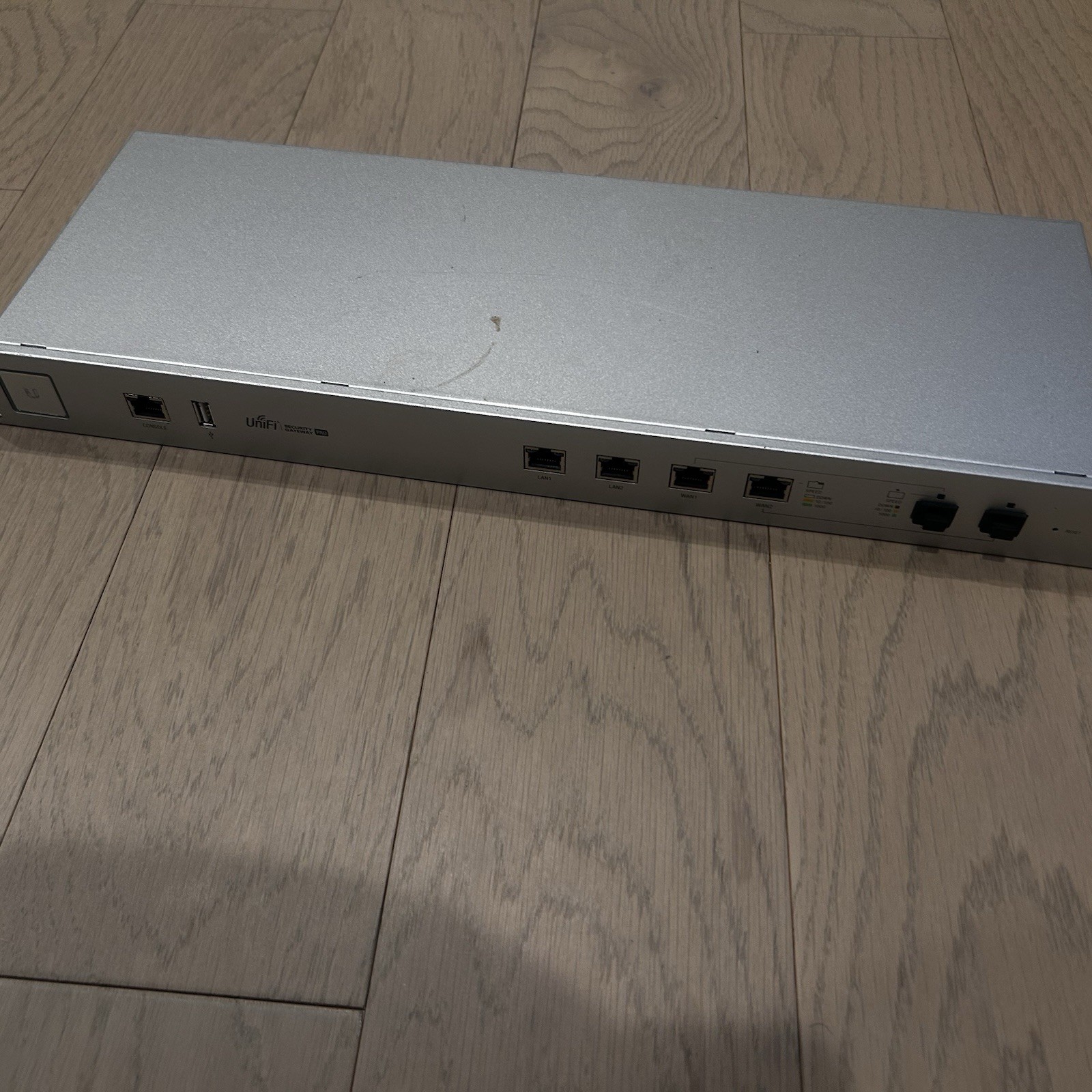 Ubiquiti Networks Unifi Security Gateway Pro 4 USG-PRO-4