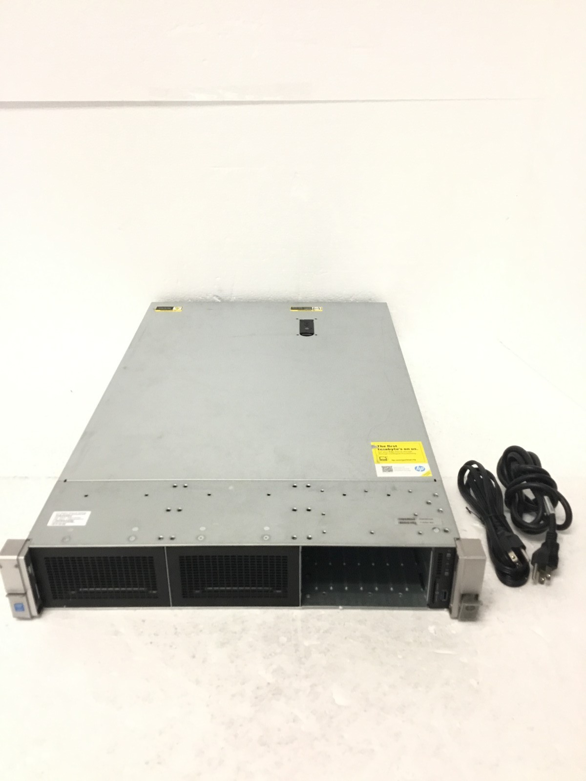 HP ProLiant DL380 Gen9 Server 2x Xeon E5-2637 v3 16GB Smart ArrayP440ar  No HDD