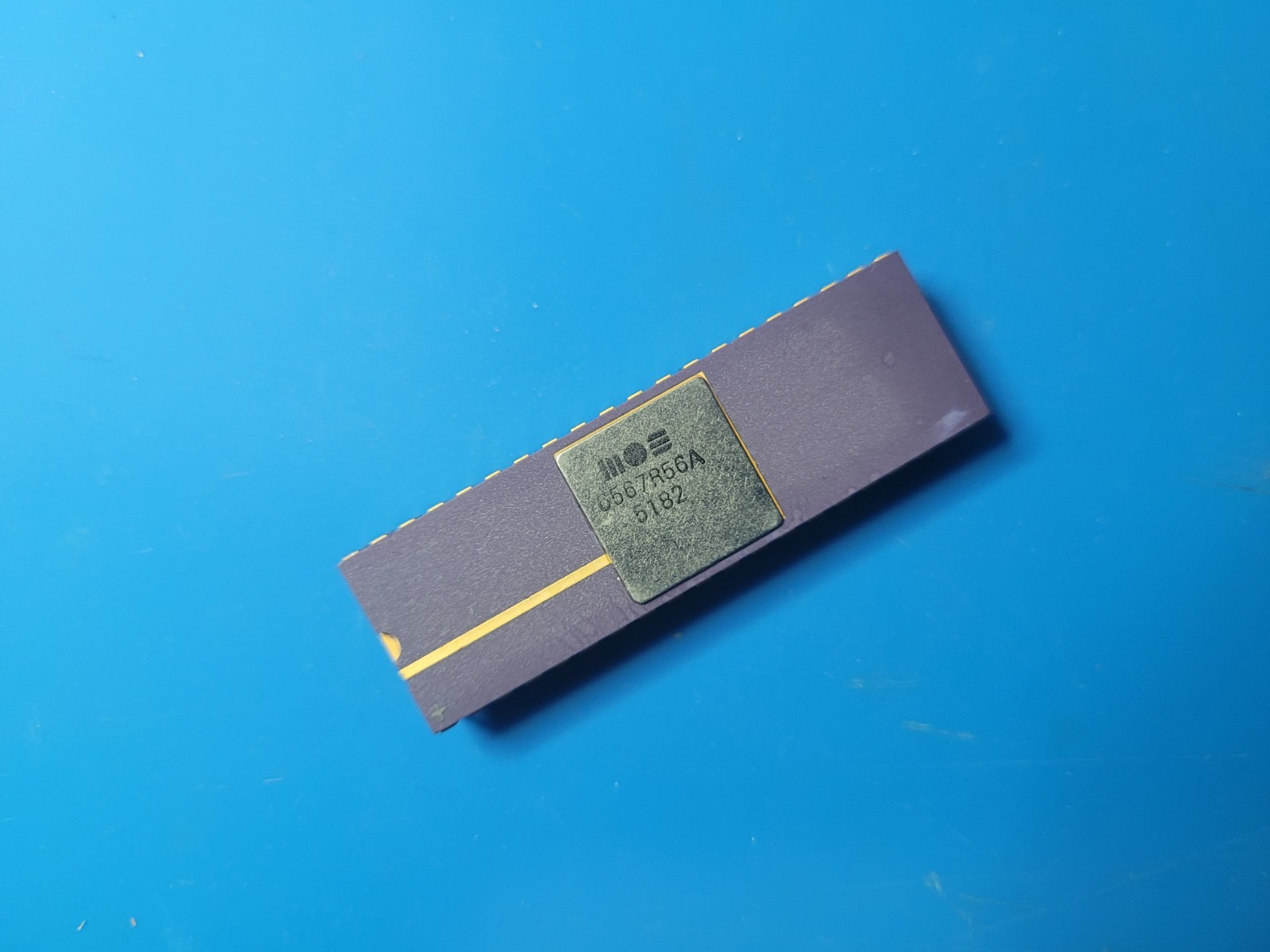 TESTED IC MOS DIP-40 MOS6567 R56A VIC-II 6567 CHIP COMMODORE (5182)