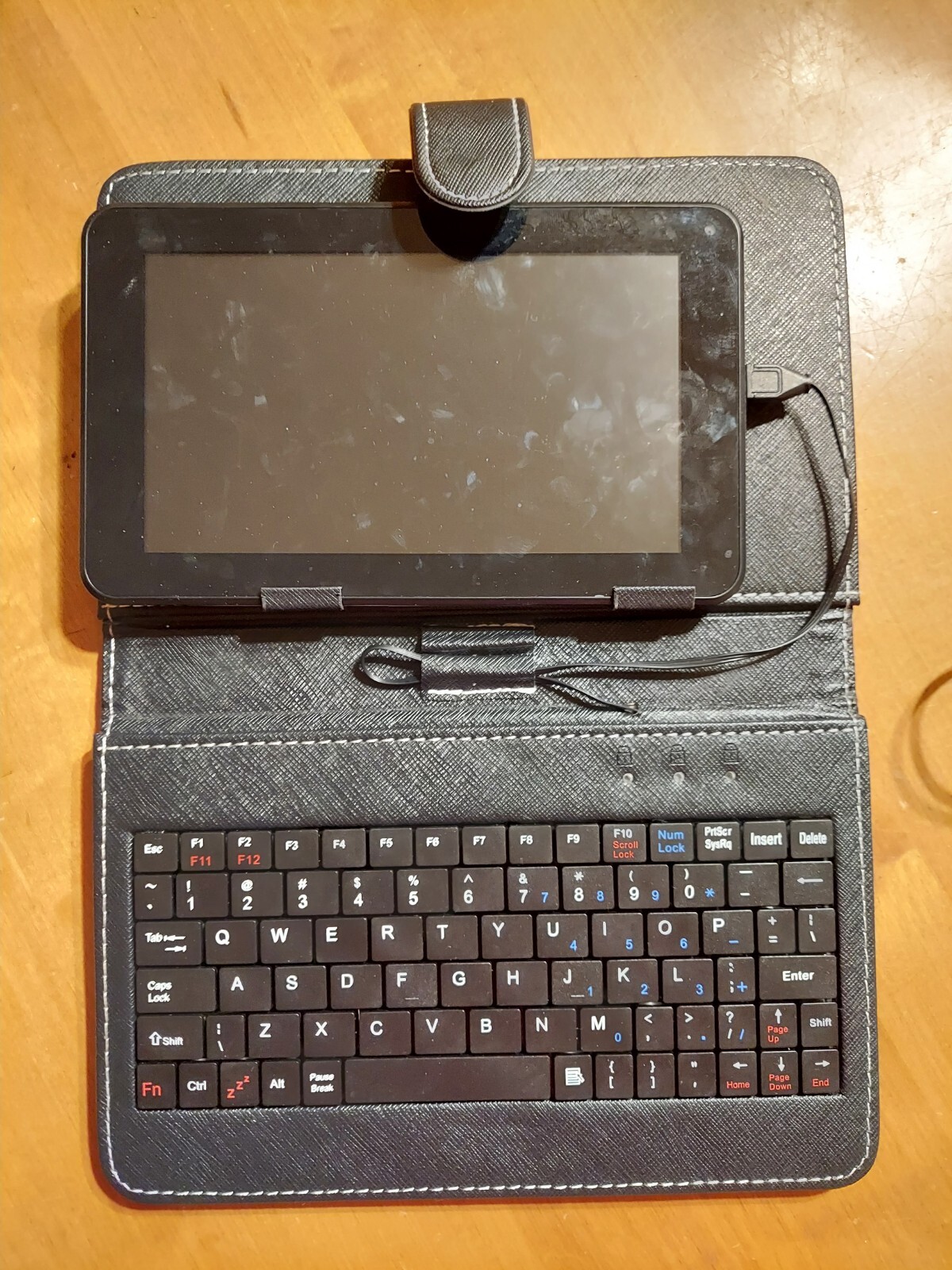 Proscan PLT7045K 7" Touchscreen Tablet Micro SD with Keyboard Pad READ
