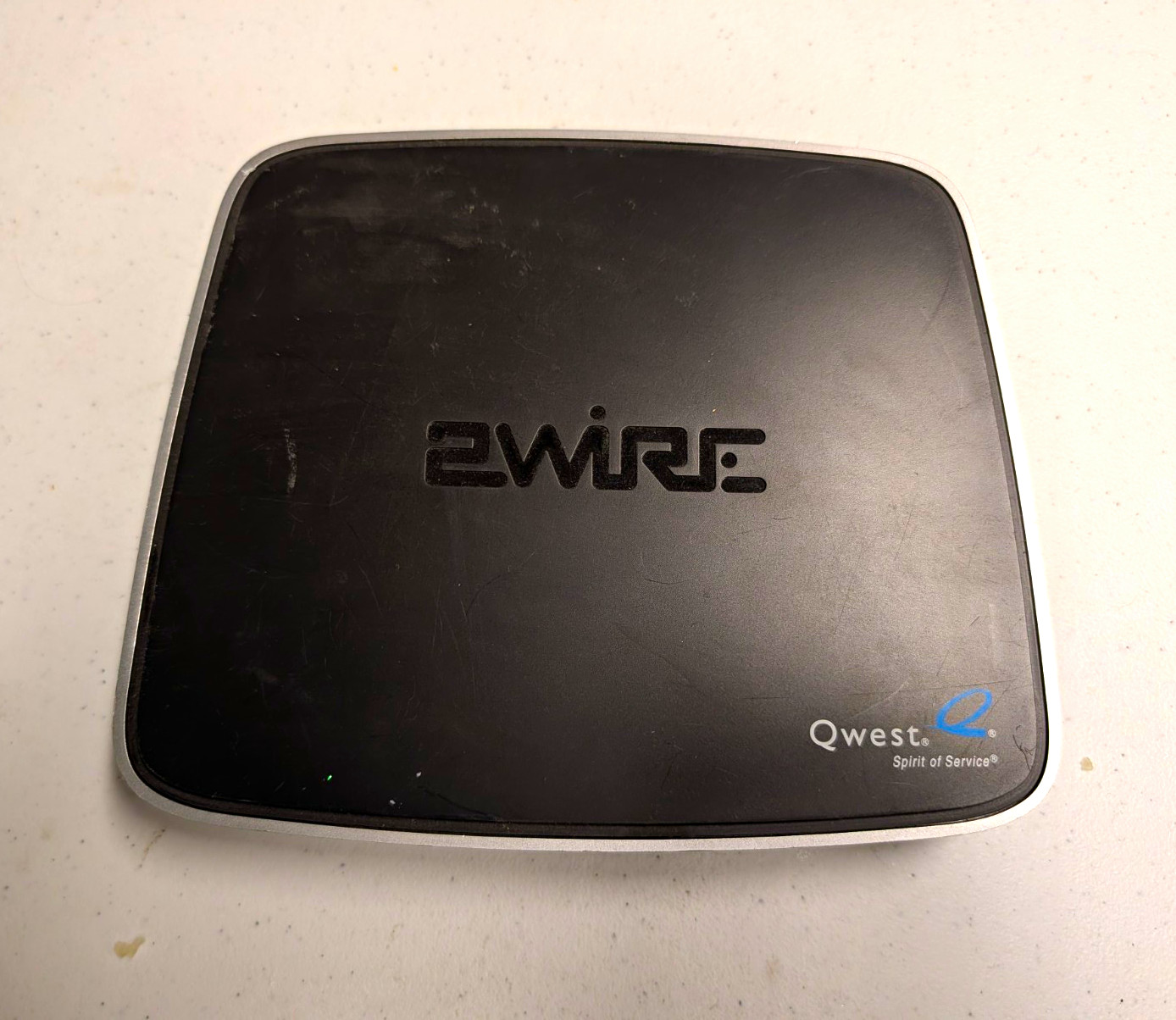 Qwest 2701HG-D DSL Wireless Router Modem 54 Mbps WiFi 4-Port USB Black/Silver