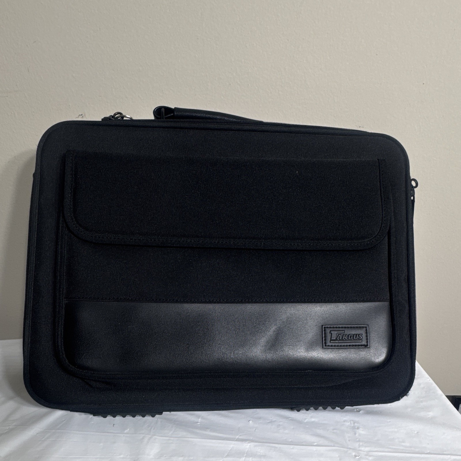 Targus Padded Nylon Briefcase Laptop Carry Case, Black, Fits 15 in Universal