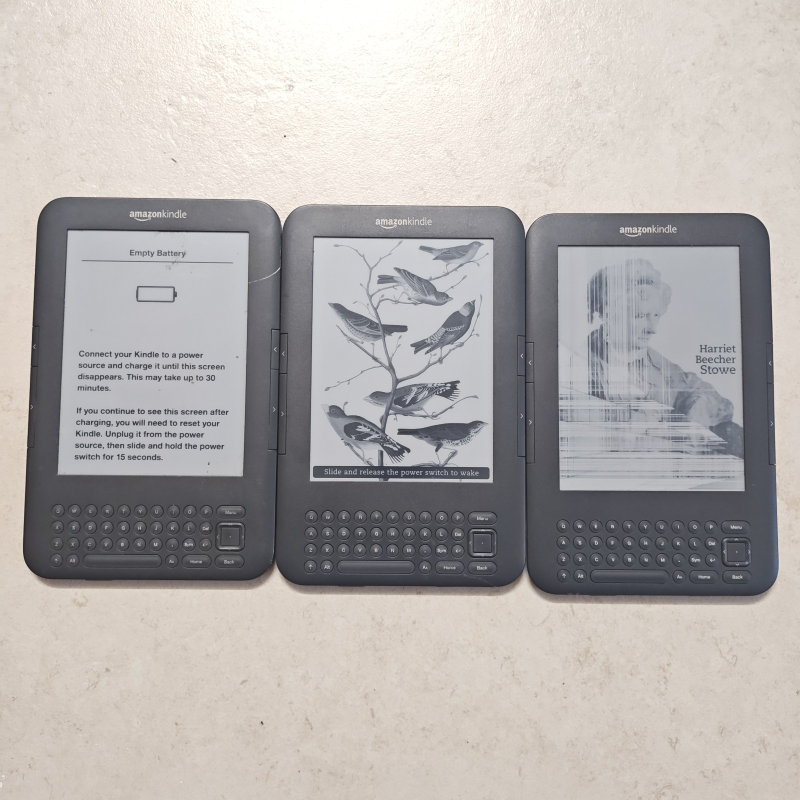 [LOT OF 3] Amazon Kindle 3rd Gen D00901 E-Reader (Wi-Fi) - Gray - DAMAGED #4357