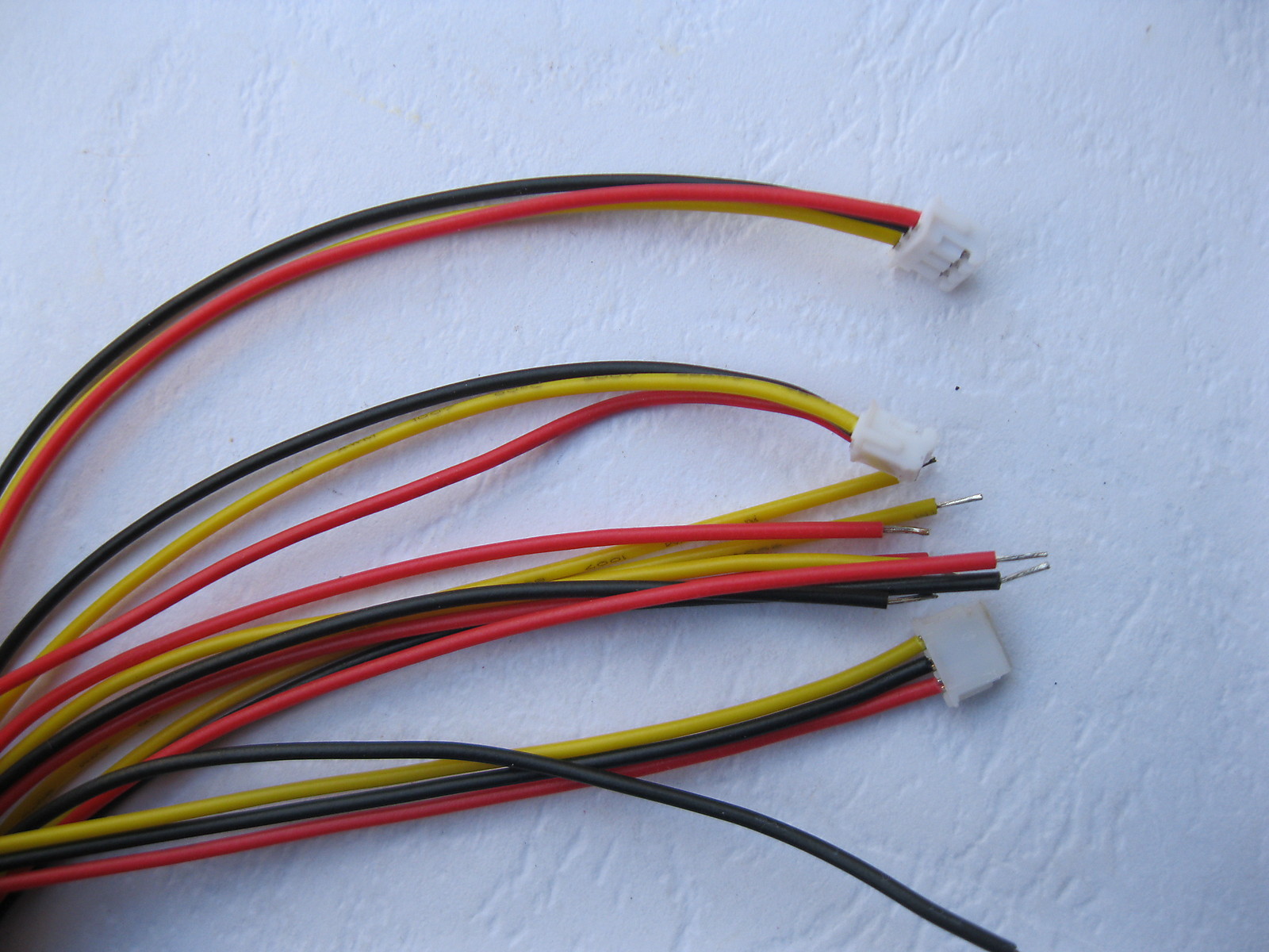 100 pcs Pitch 1.5mm 3 Pin Polarized Connector with 28AWG 15cm Leads Cable New