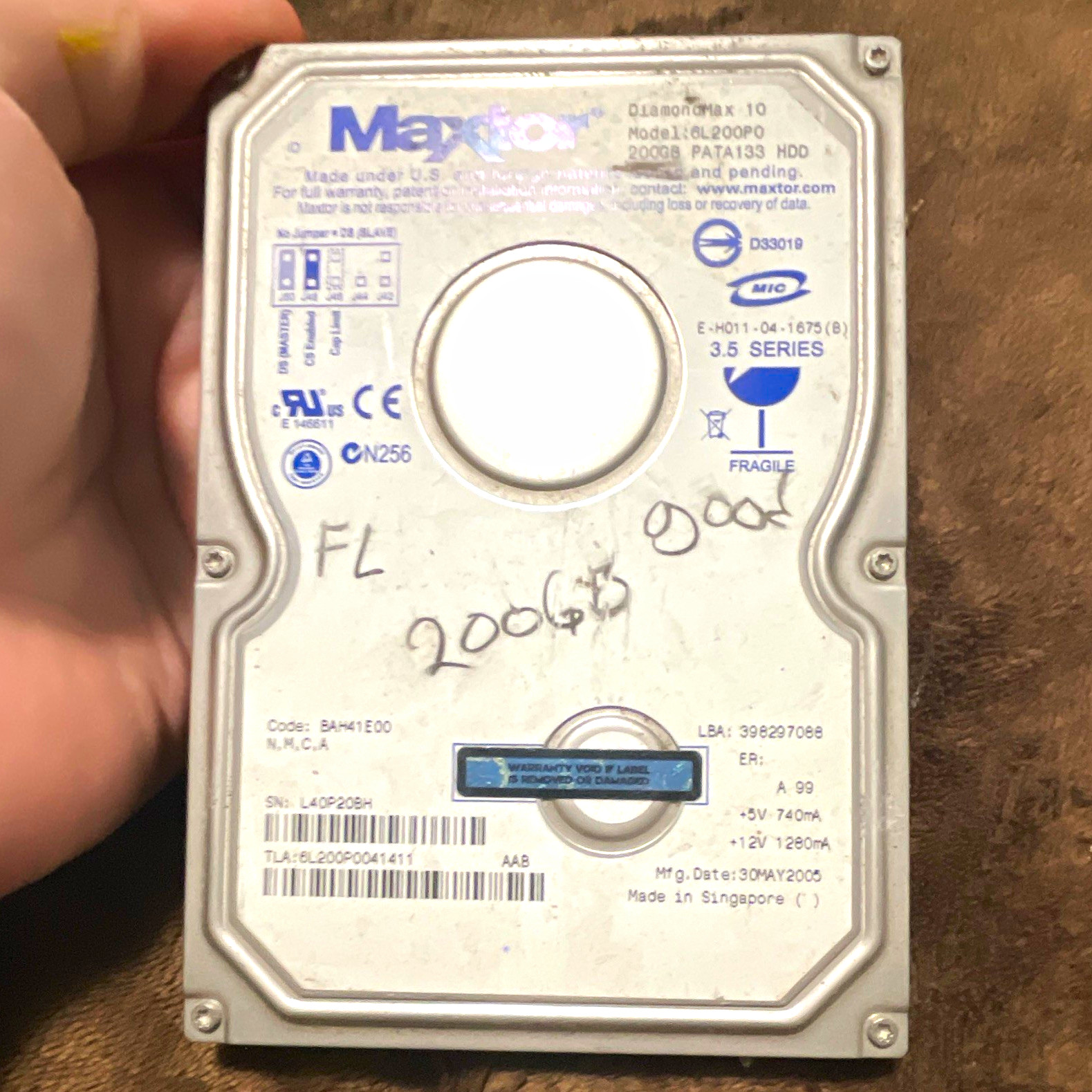 Maxtor DiamondMax 10 6L200P0 200GB 3.5" PATA/IDE ATA133 8MB Desktop HDD