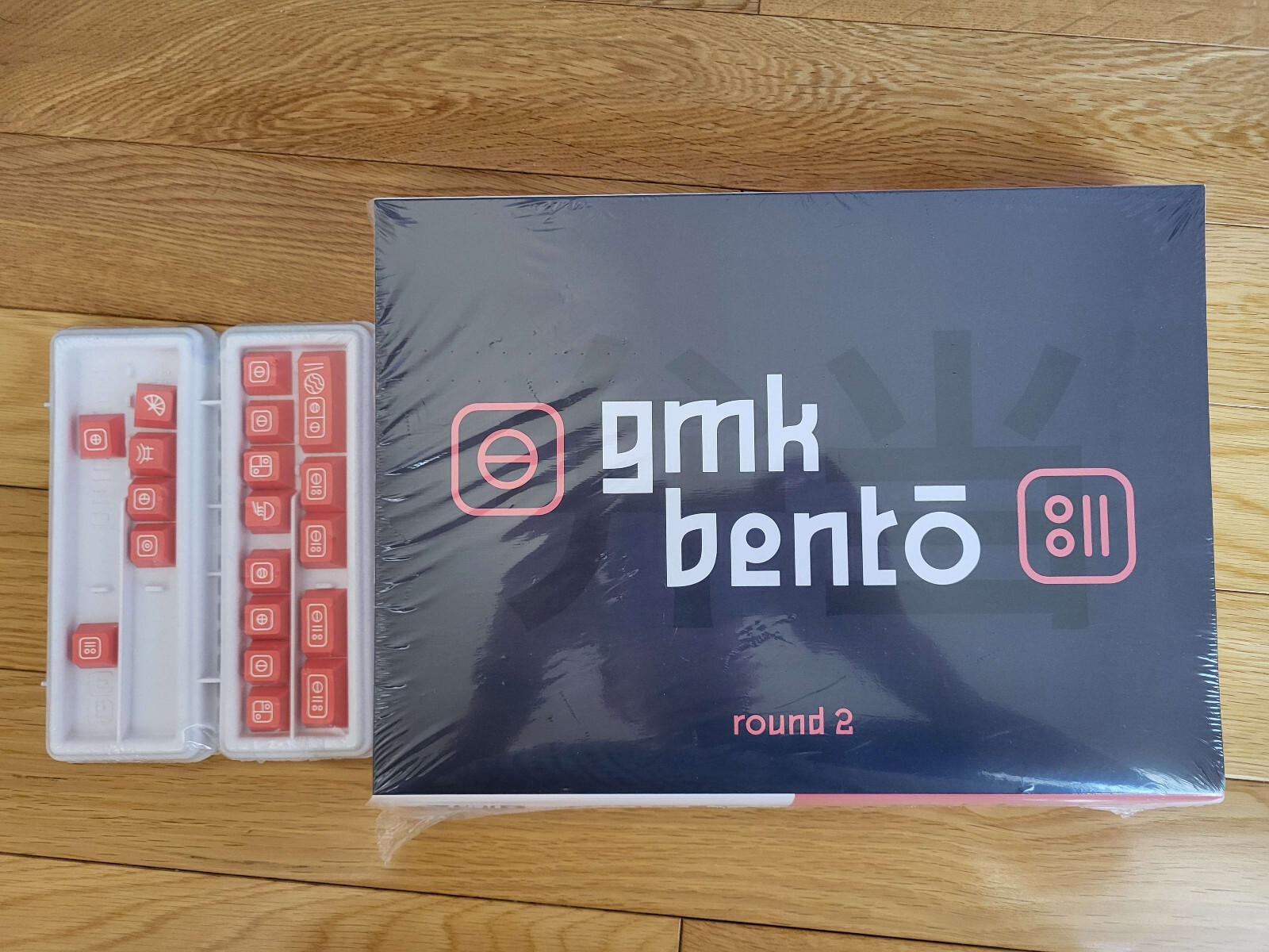 Sealed GMK Bento R2 Traditional Base Kit Keycaps with Salmon Novelties