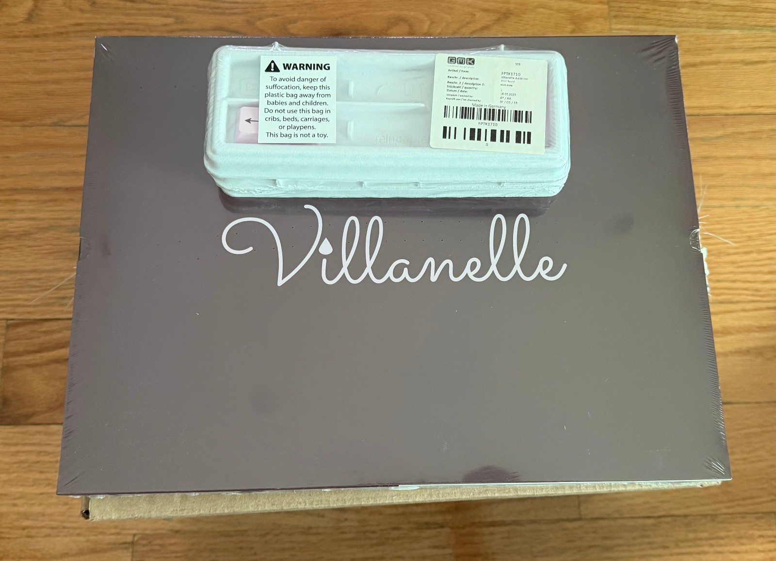 GMK Villanelle - Base + Addition Kit Keycaps