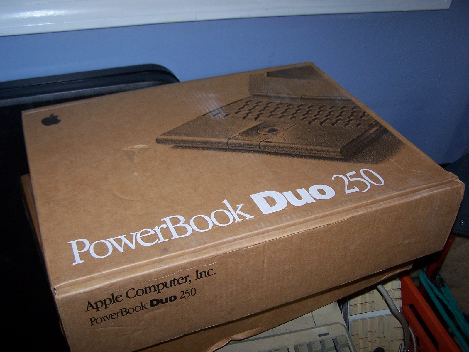 Macintosh PowerBook Duo 250 M7771 in original box, working