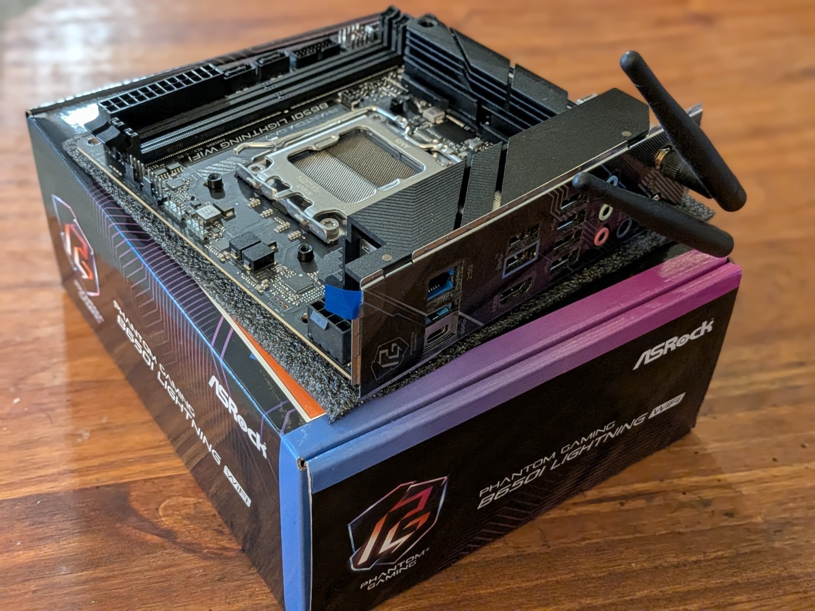 ASRock B650I Lightning WiFi AMD AM5 Mini-ITX Motherboard