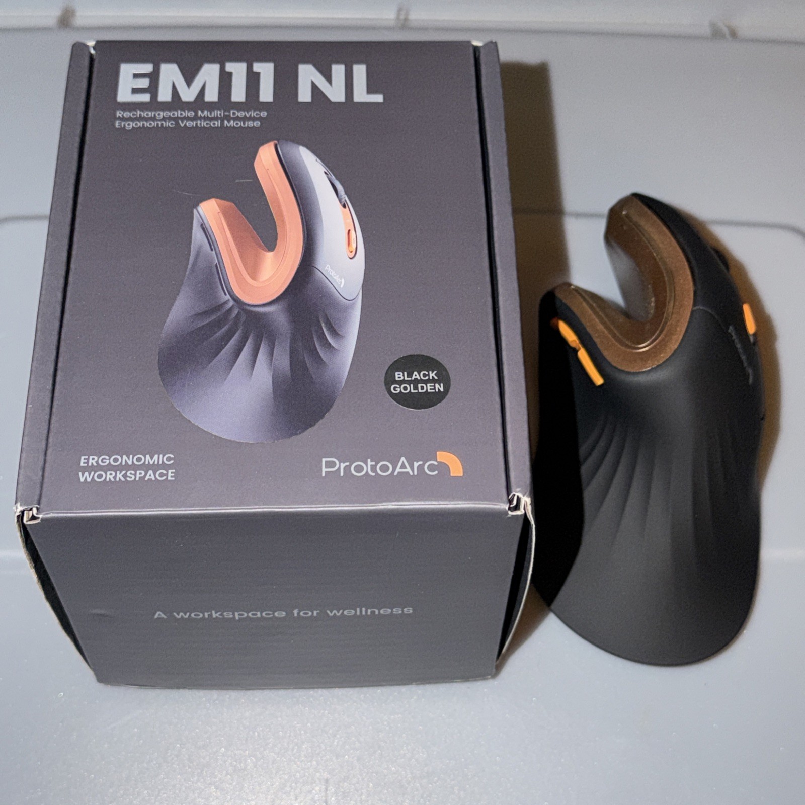 EM11 NL Ergonomic Vertical Mouse, Bluetooth Optical Wireless Black Golden.OPEN📦