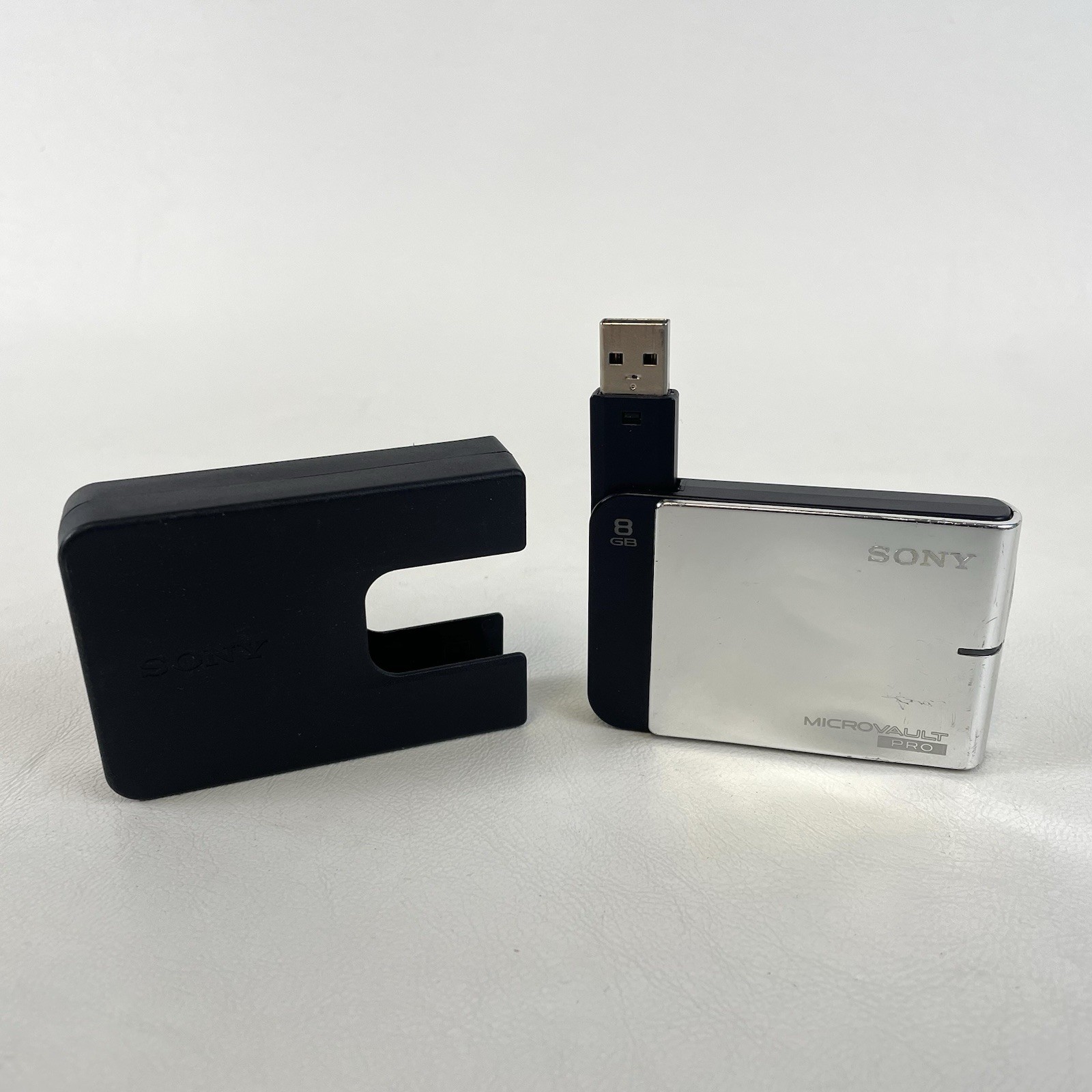 Sony 8 GB MicroVault Pro USB Storage Media Flash Drive