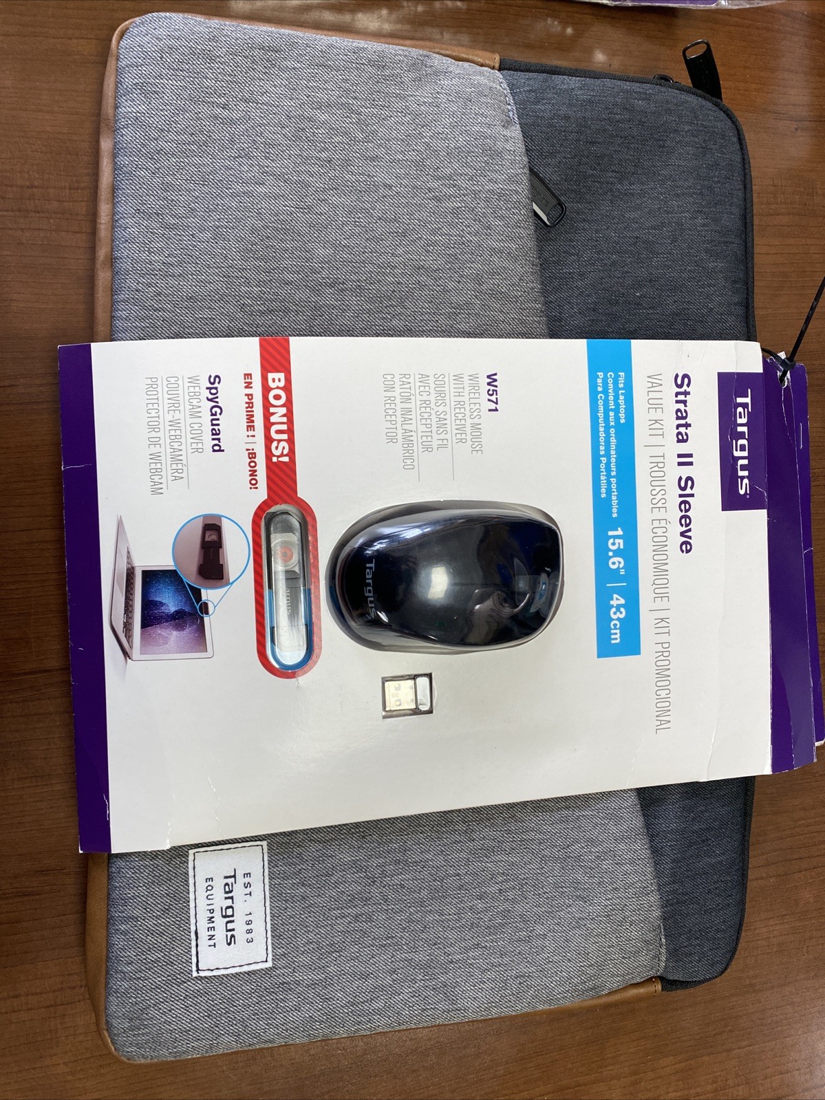 Targus Strata II Sleeve 15.6” 43cm With Wireless Mouse And Webcam Cover Kit