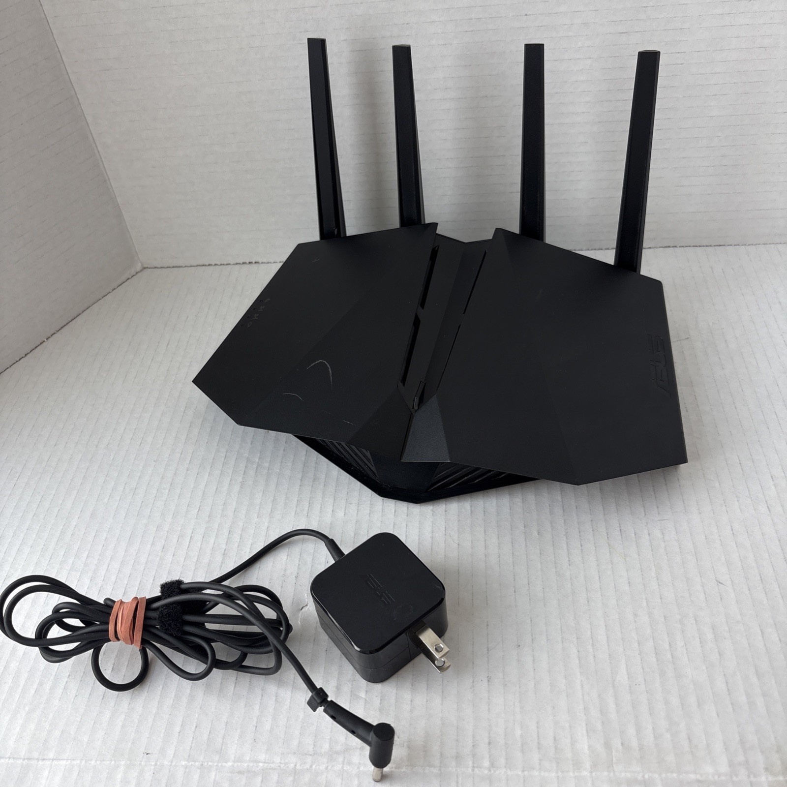 Asus AX5400 RT-AX82U V2 Dual-Band WiFi 6 Gaming Router With power cord