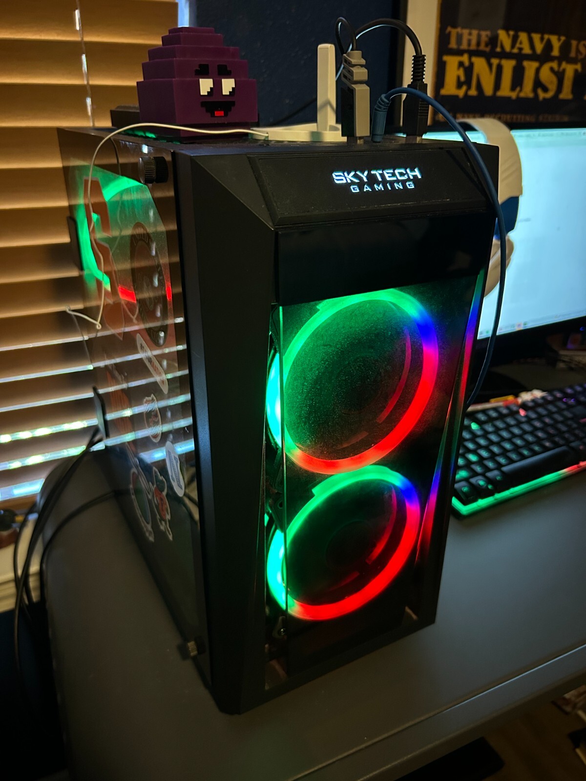 SkyTech Blaze II Gaming Desktop (500GB SSD, AMD Ryzen 5 2600, 3.6GHz, 16GB RAM)
