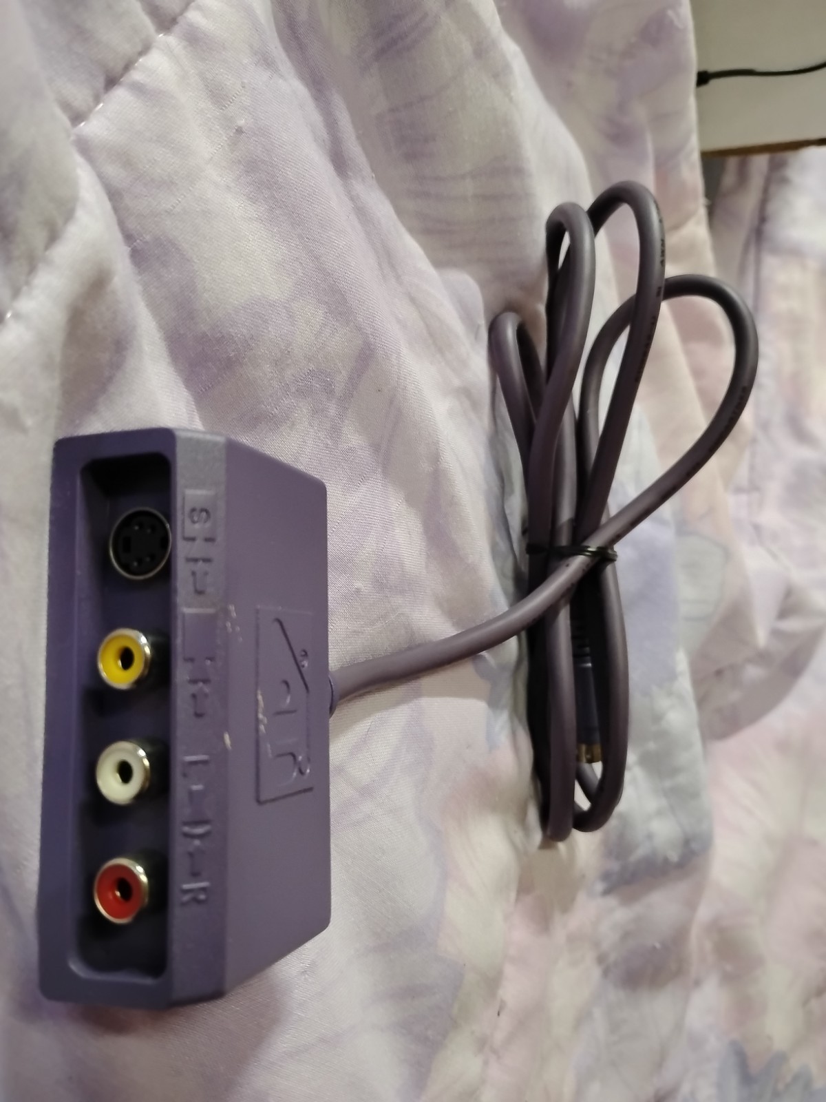 GENUINE  ATI 8-Pin Mini Din TO 4 PIN S-Video 3 RCA Component Adapter Purple 