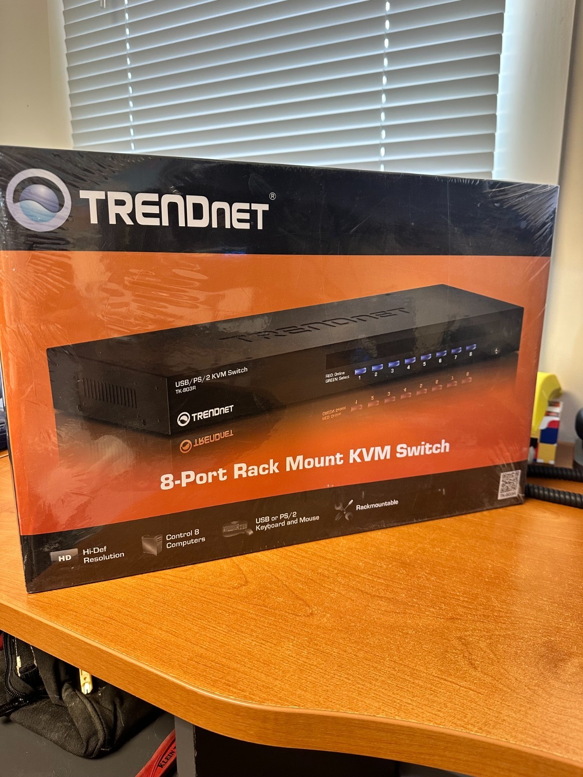 TRENDnet TK-803R 8-PORT KVM SWITCH