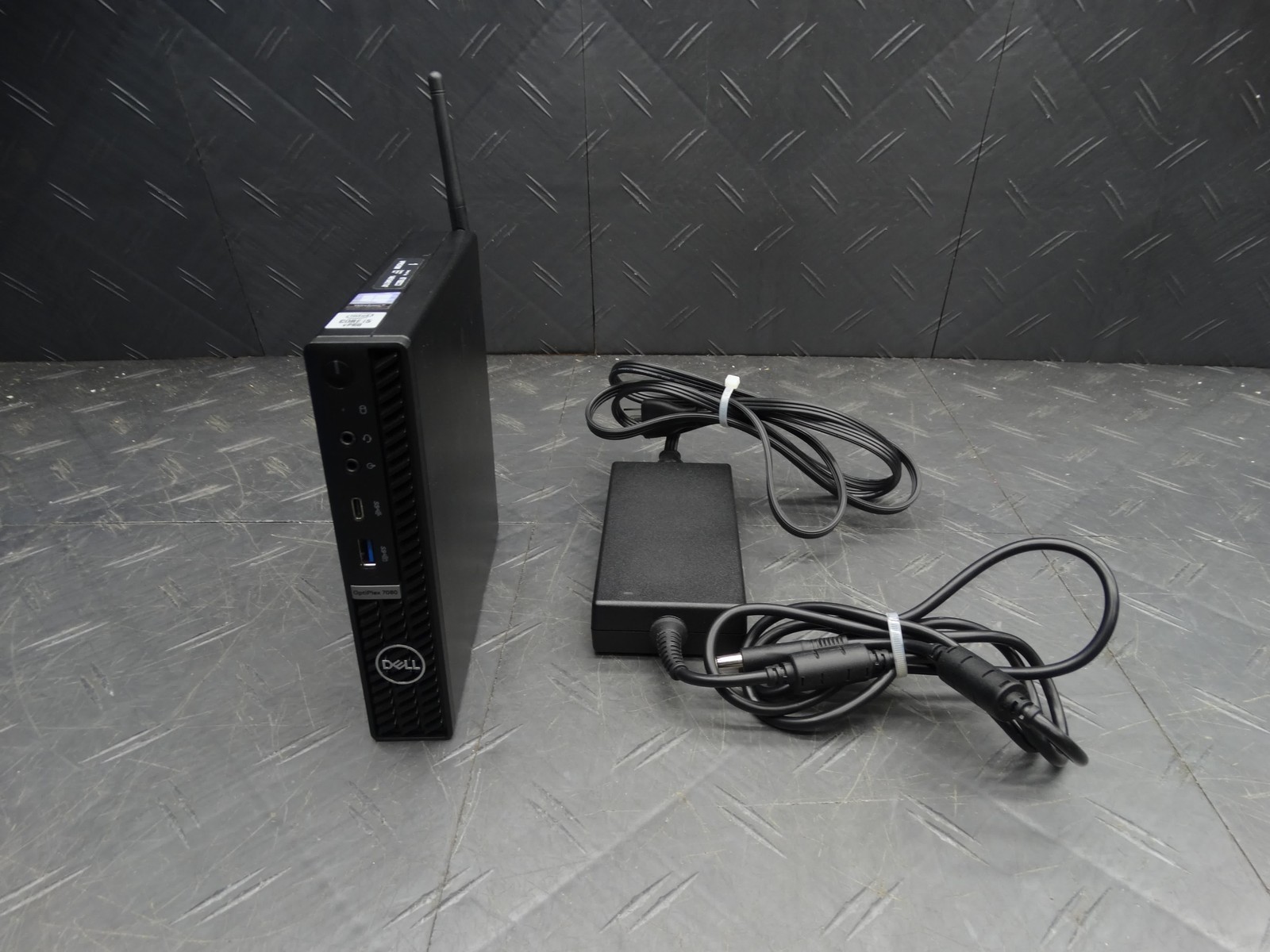 Dell OptiPlex 7080 Micro Intel Core i5 vPro / 16GB Ram / 256 GB SSD / Windows 11