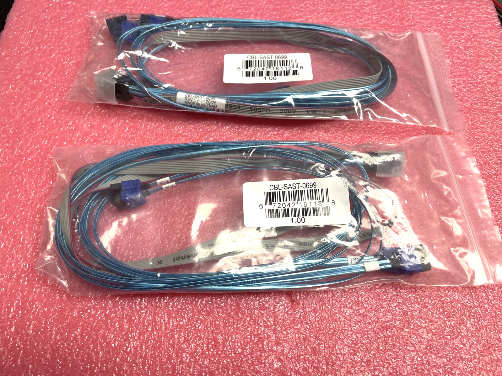 LOT OF 2X  Supermicro CBL-SAST-0699 MiniSAS HD to 4 SATA 12Gb/s Cables.