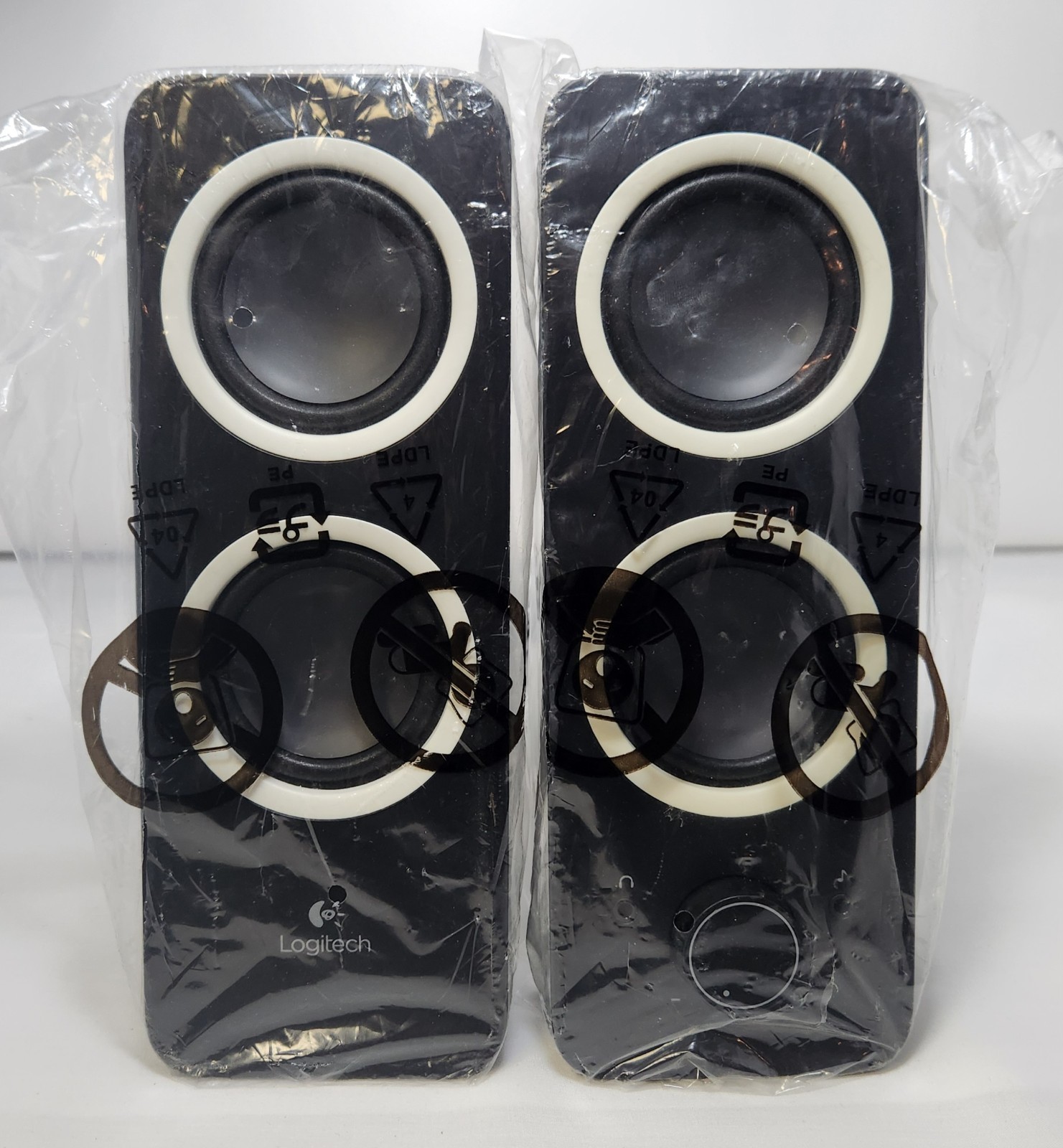 Logitech Z200 Multimedia Speakers (Model S-00135) – New in Bag