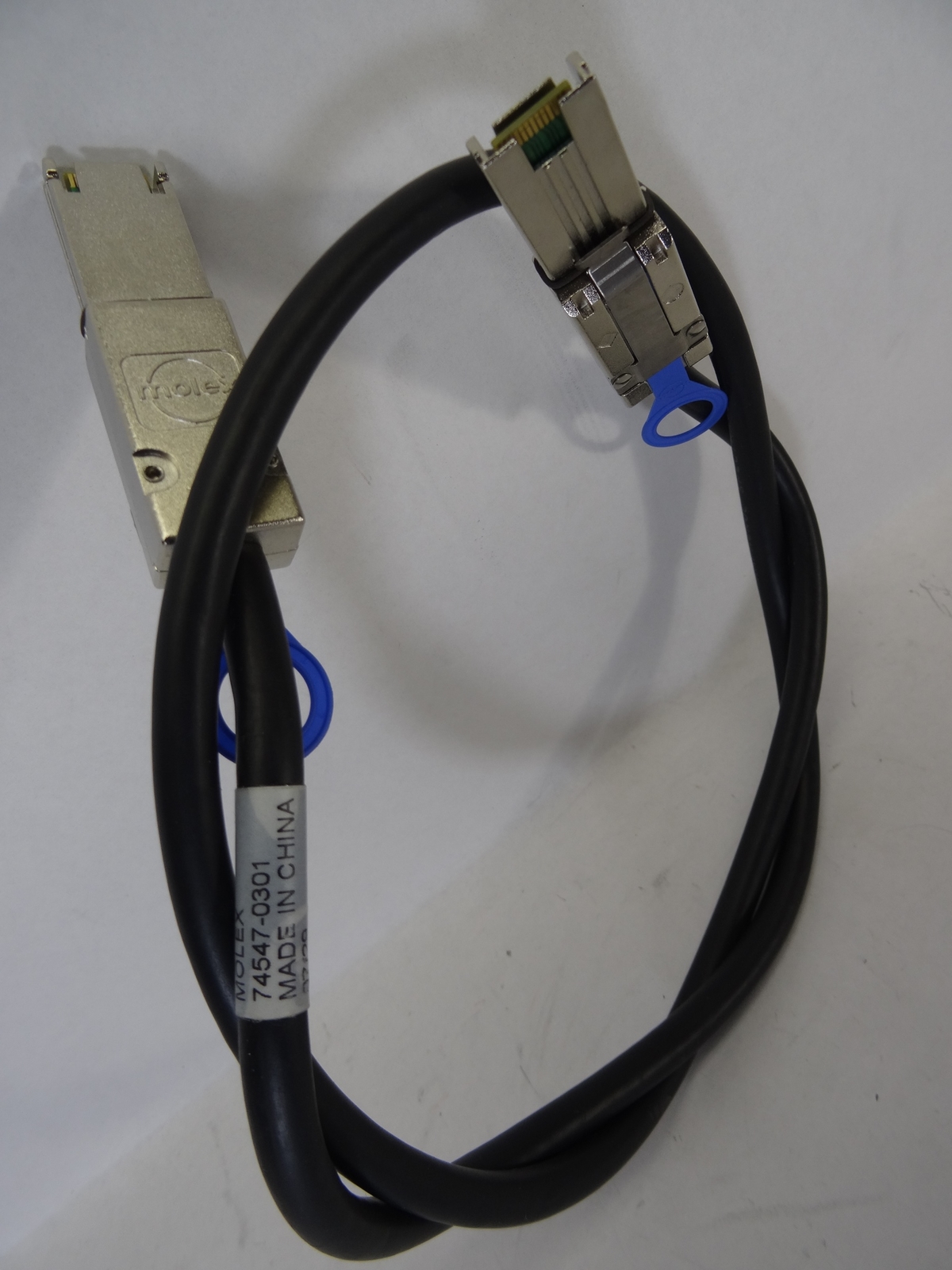 MOLEX 74547-0301 SFF-8088 TO SFF-8088 EXTERNAL MINI-SAS CABLE BLACK 1M