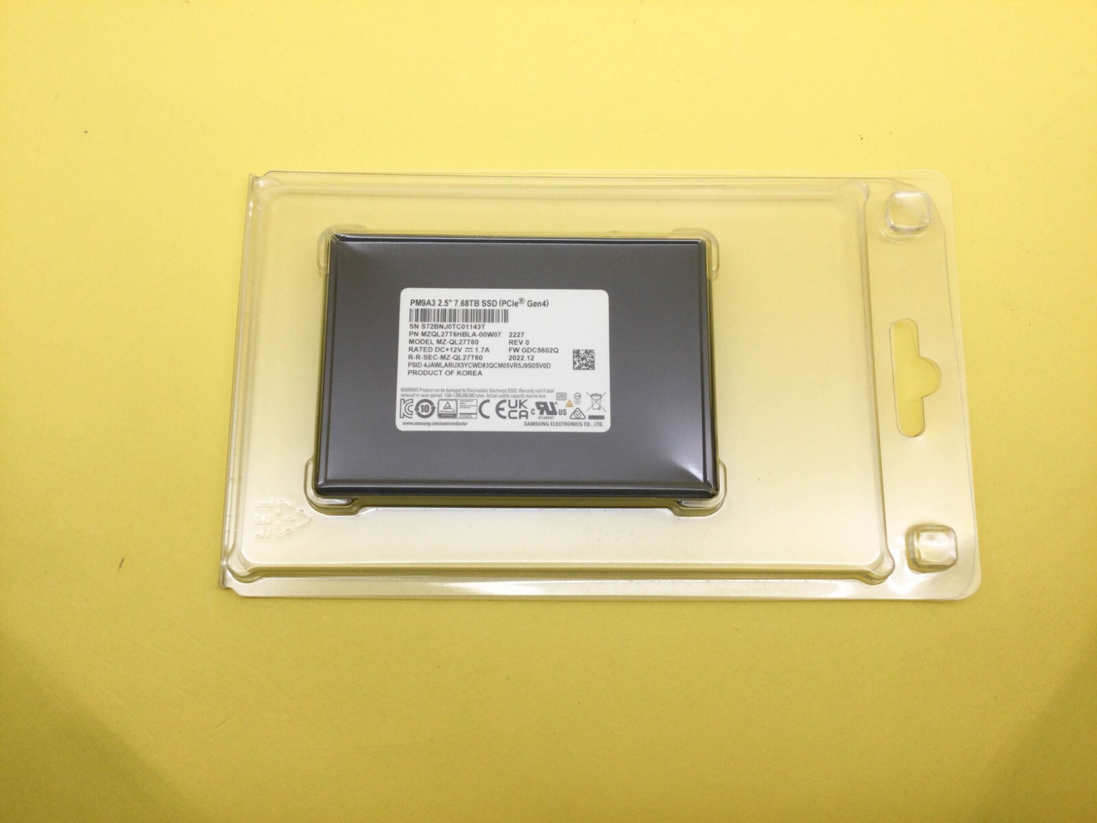 Samsung PM9A3 Series 7.68TB PCIe Gen4 NVMe U.2 2.5'' SSD MZ-QL27T60 New