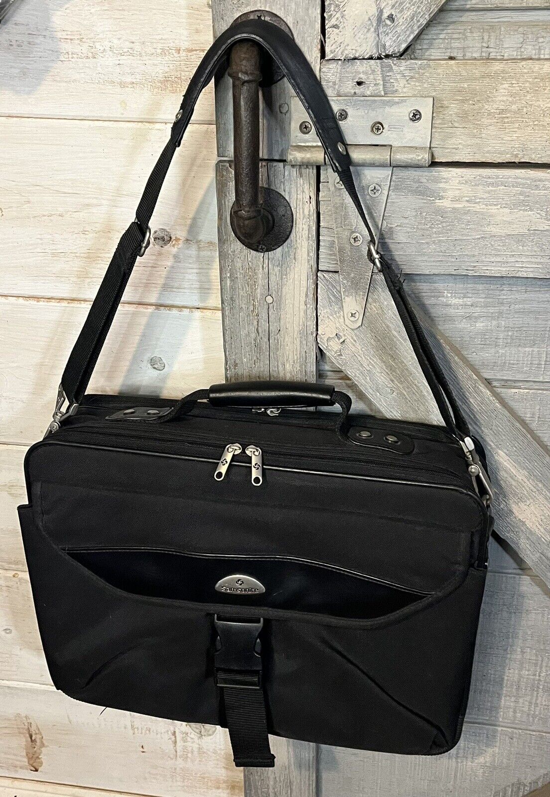 Samsonite Briefcase Carryon Laptop Bag Black Canvas w Padded Shoulder Strap