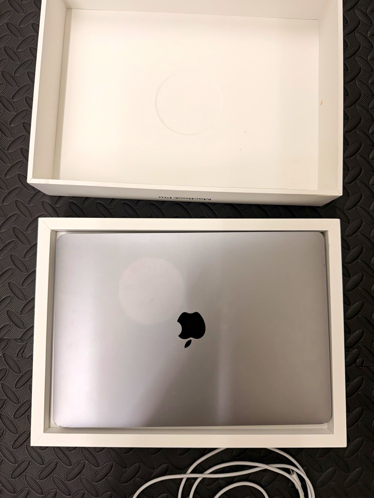Apple MacBook Pro 14" M1 10-Core 16GB RAM 1TB SSD Gray HDMI USB-C SD