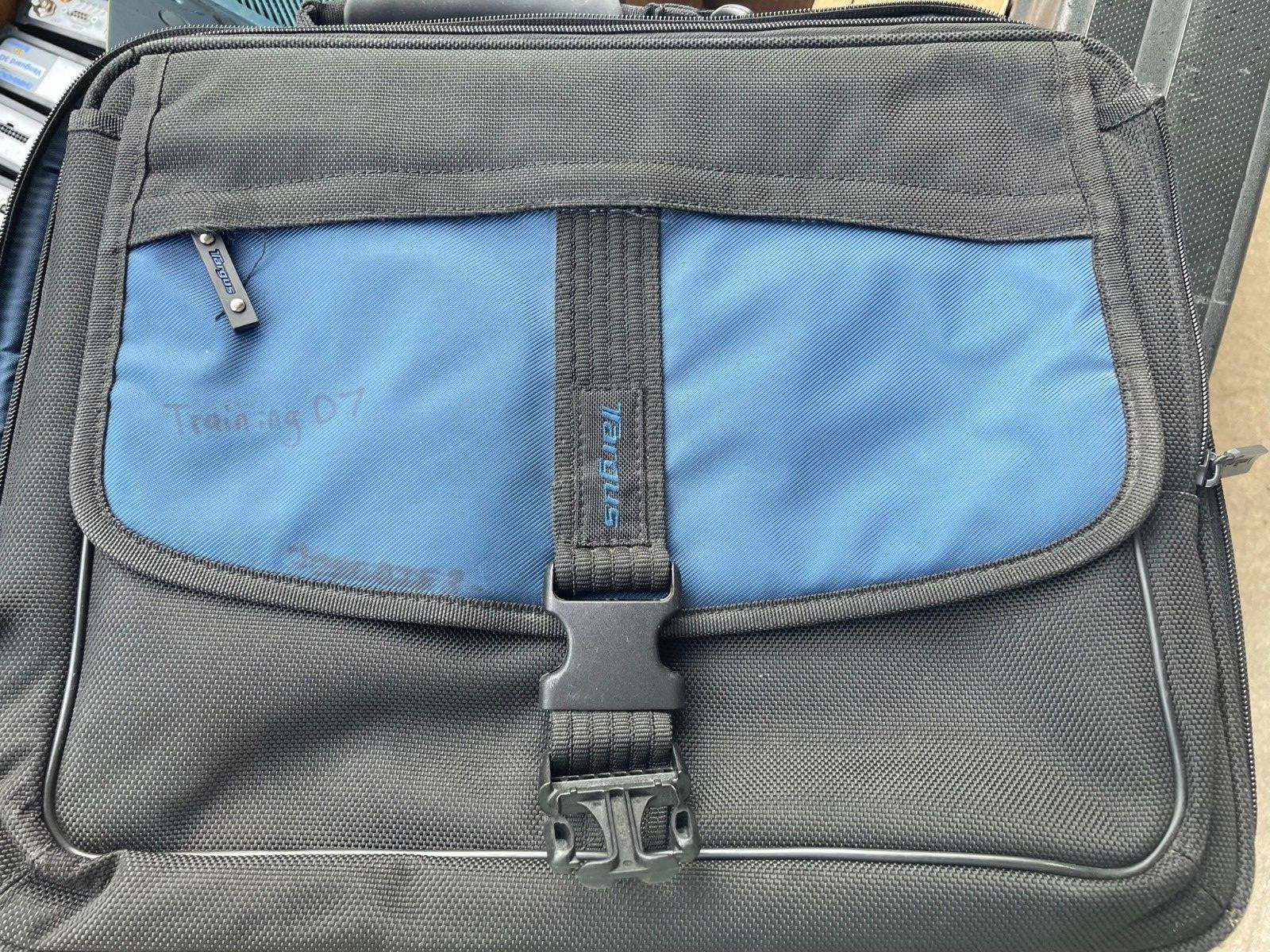 Targus (CBT300-010) Notebook Carrying Case