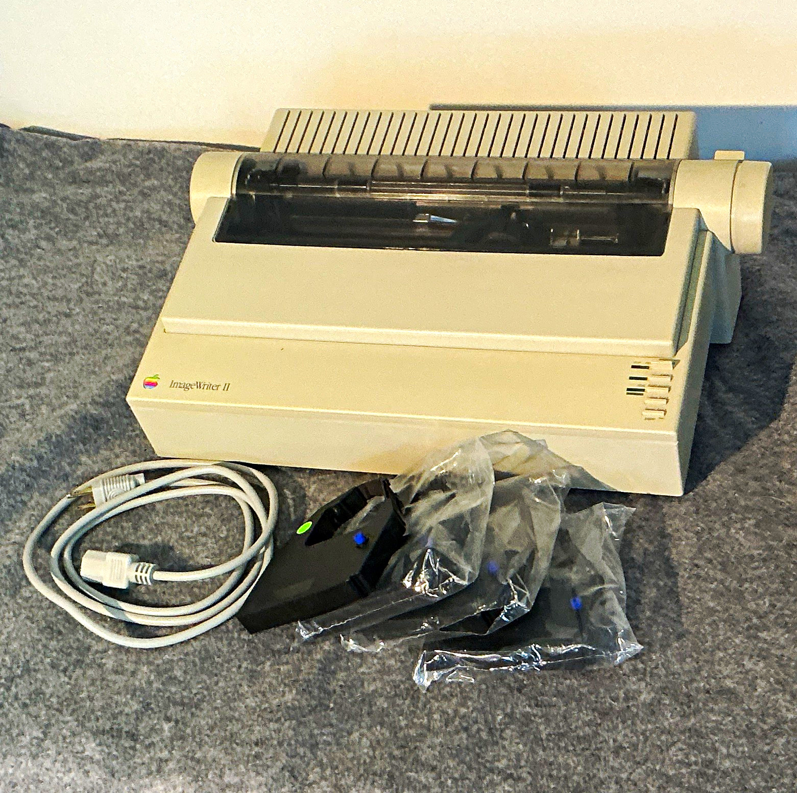 Apple ImageWriter II Dot Matrix Printer - Printer Test - Excellent Condition
