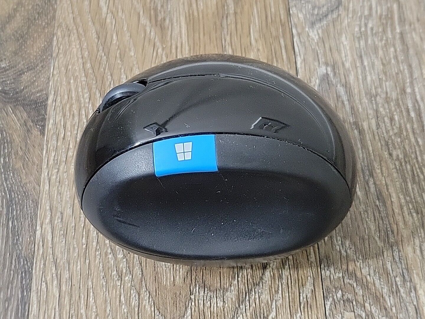 Microsoft Sculpt 1560 Wireless Ergonomic Mouse WiFi With USB Dongle