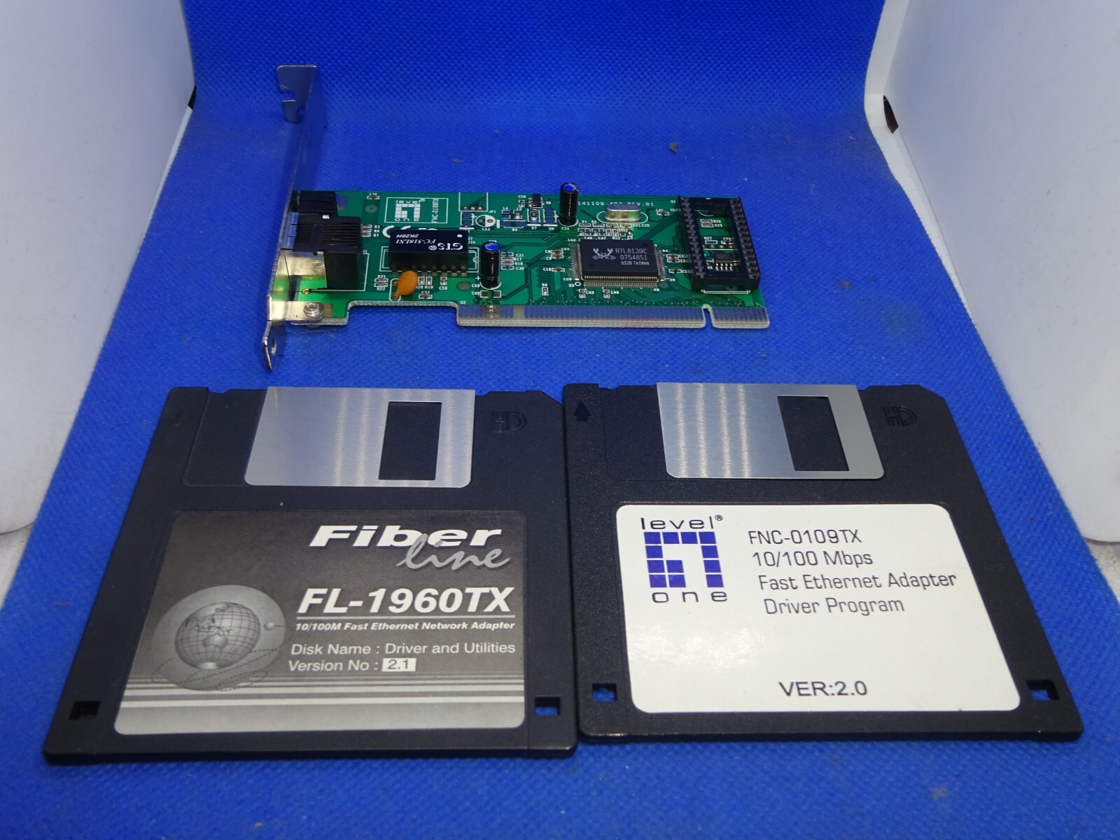 LEVEL ONE FNC-0109TX 1 PORT RJ45 10/100 Mbps PCI WITH FLOPPY #GK7401