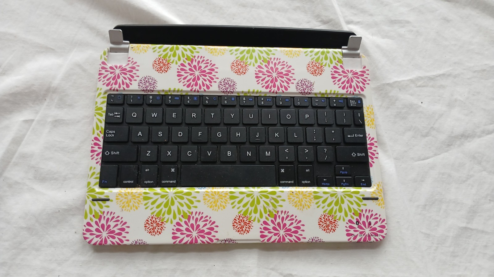 Digital Gadgets iPad Air Bluetooth Keyboard DGIPA5ABK White Pink Green