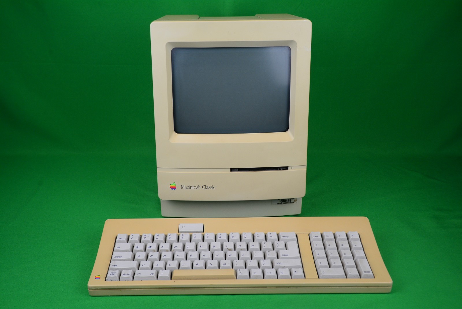 1990 Apple Original Macintosh M0420 Vintage Computer W/ Keyboard
