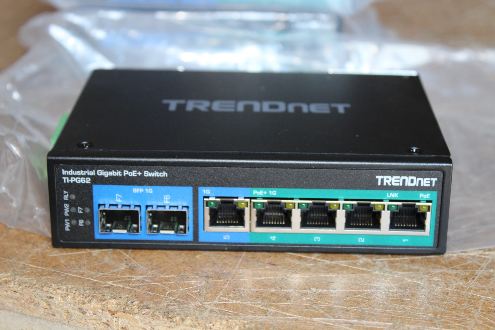 TRENDnet TI-PG62 V2.0R 7-Port Industrial Gigabit PoE+ DIN-Rail Switch SFP 120W