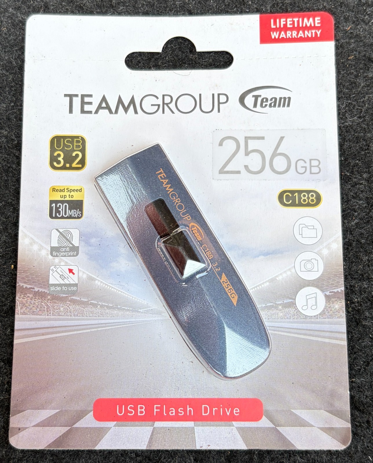TEAMGROUP  C188 TC1883256GL01 256GB USB Flash Drive USB 3.2 NEW