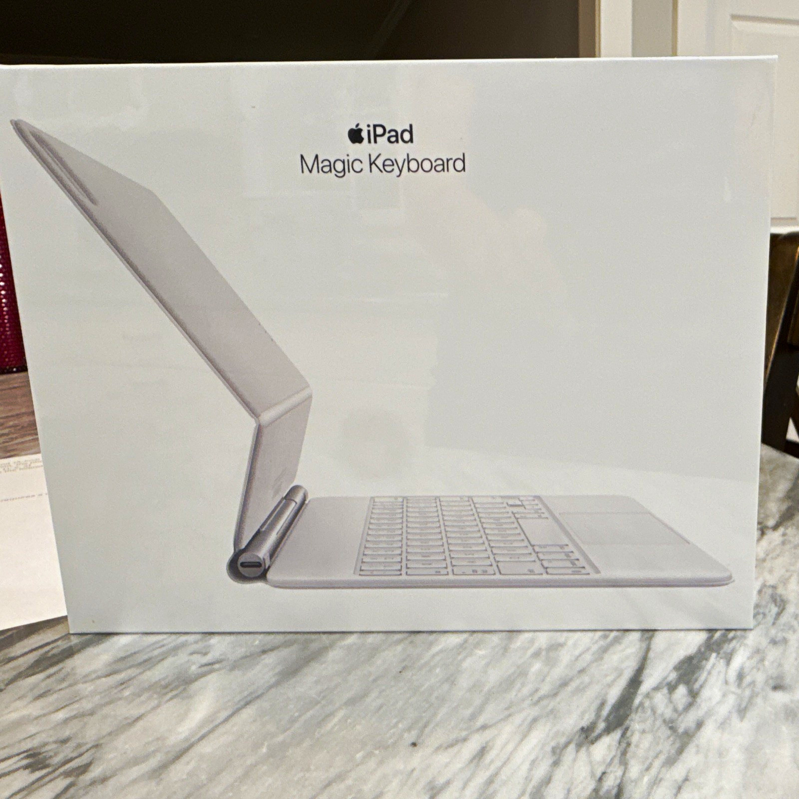 Apple iPad Magic Keyboard Keyboard Folio/Case for Apple iPad - White