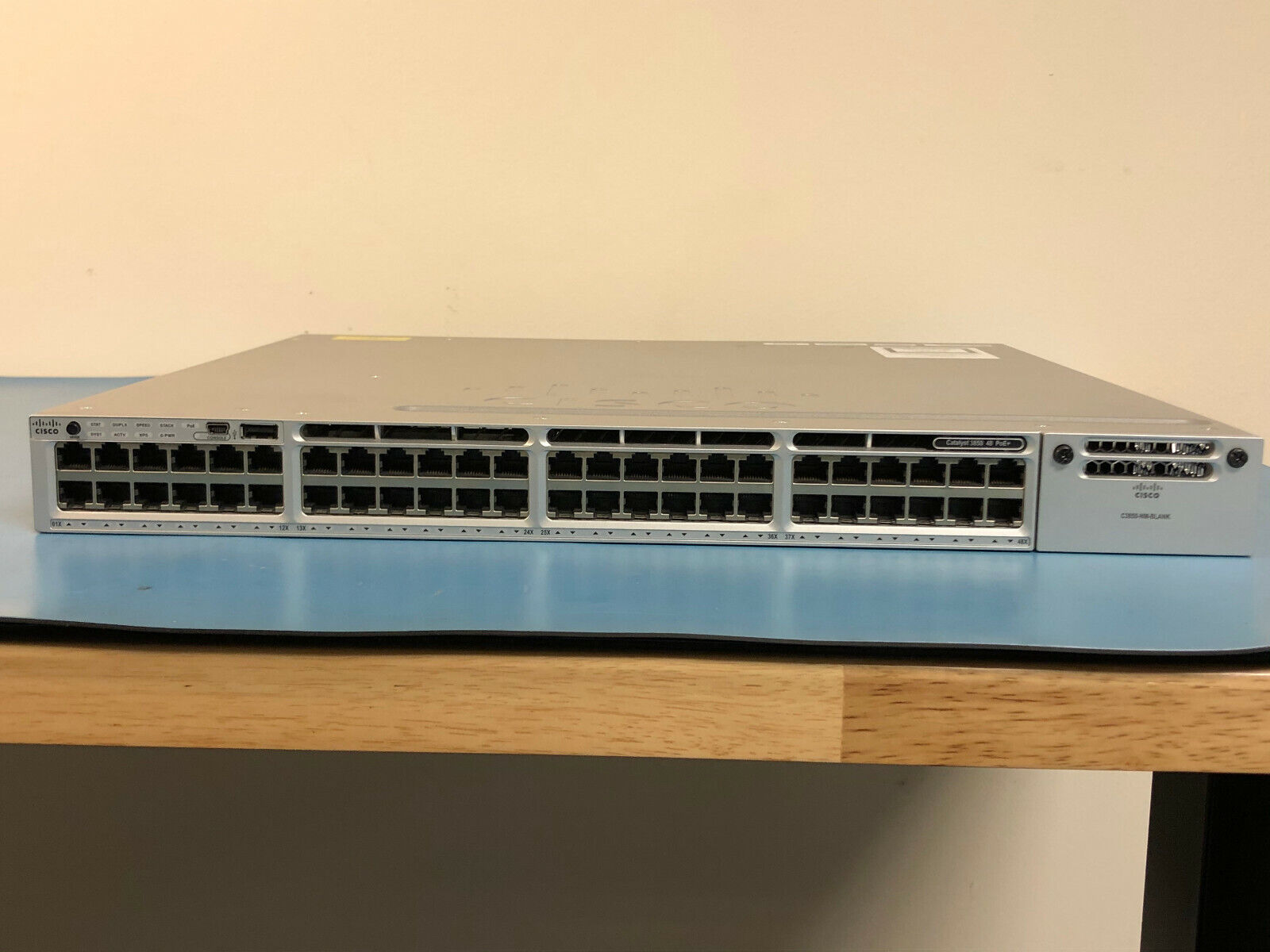 Cisco Catalyst WS-C3850-48F-E 48 Port Gigabit PoE+ Ethernet Switch 1 or 2 PSUs