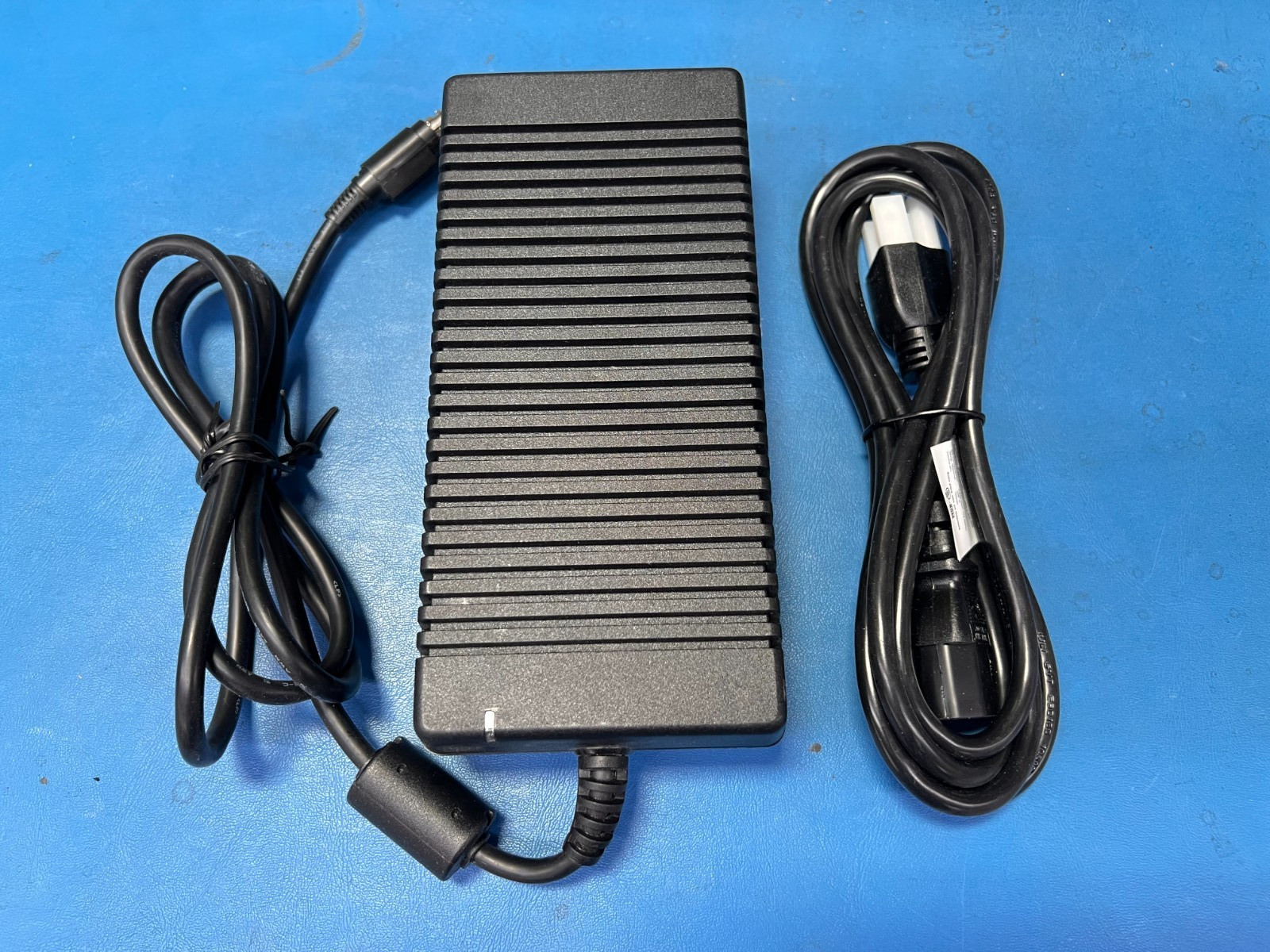 SINPRO MPU101-105 4Pin 12V 8.33A Power Supply Adapter Charger with Plug