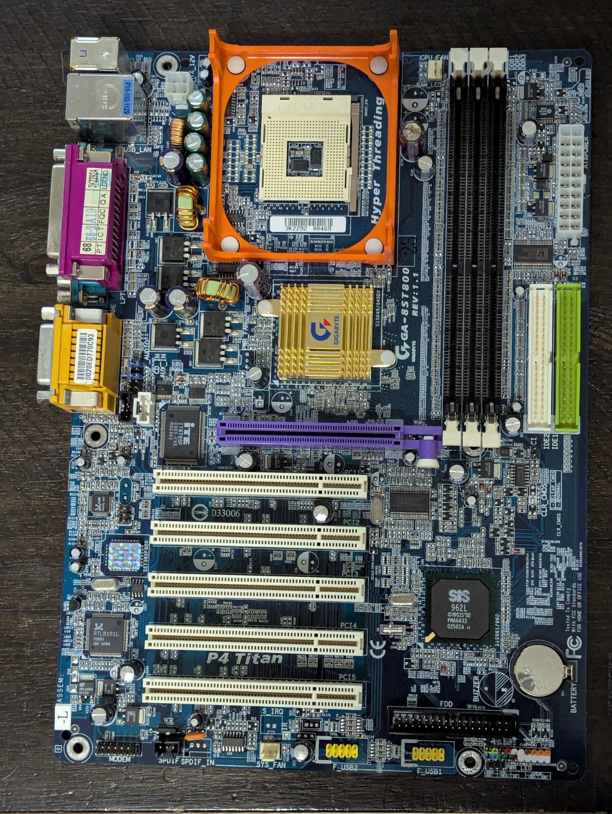 Motherboad Gigabyte GA-8ST800 Socket 478 3xDDR 5xPCI ATX P4 Mobo