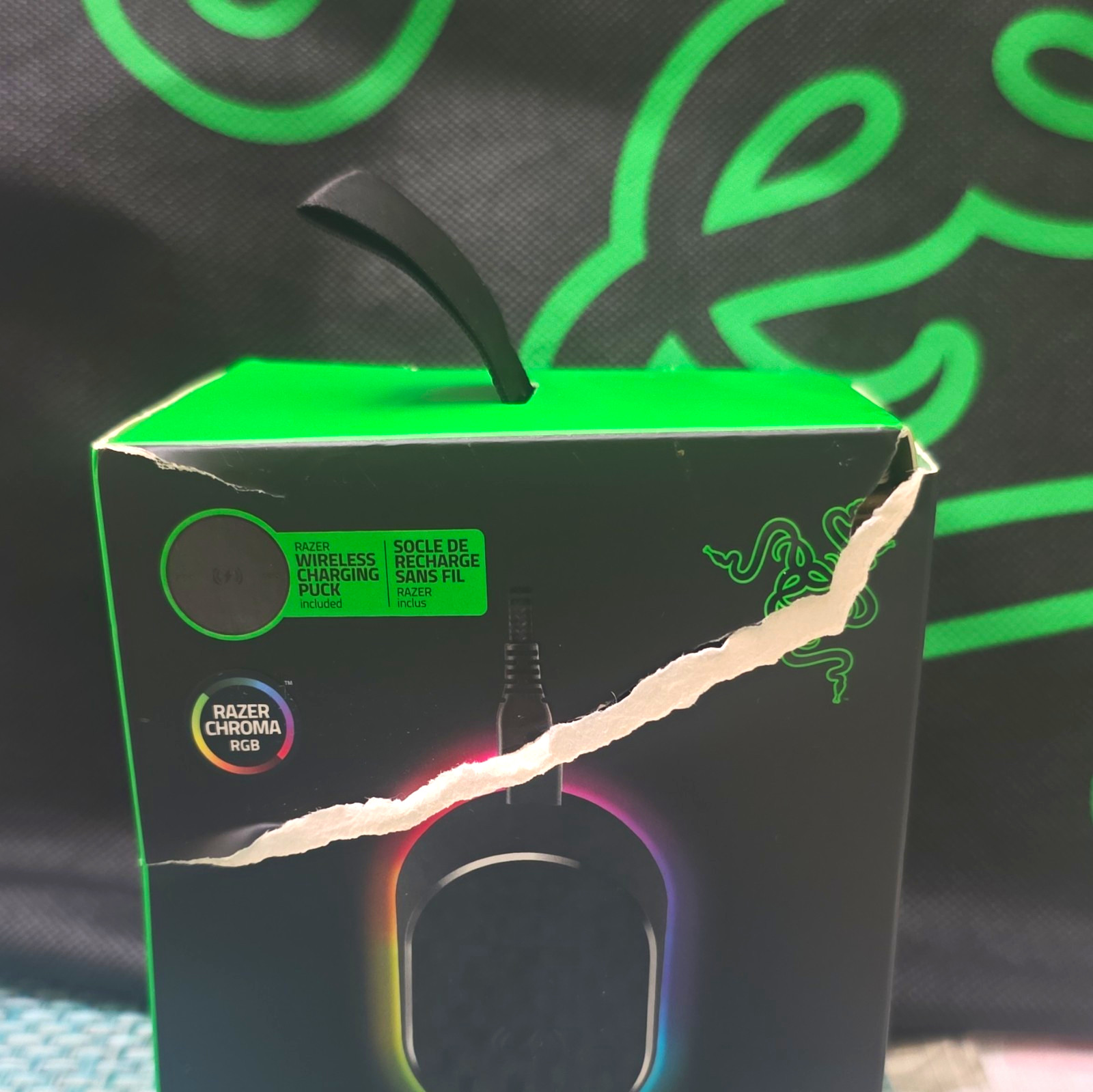 Razer Wireless Charging Puck w/ Chroma RGB Lighting - Black & Green
