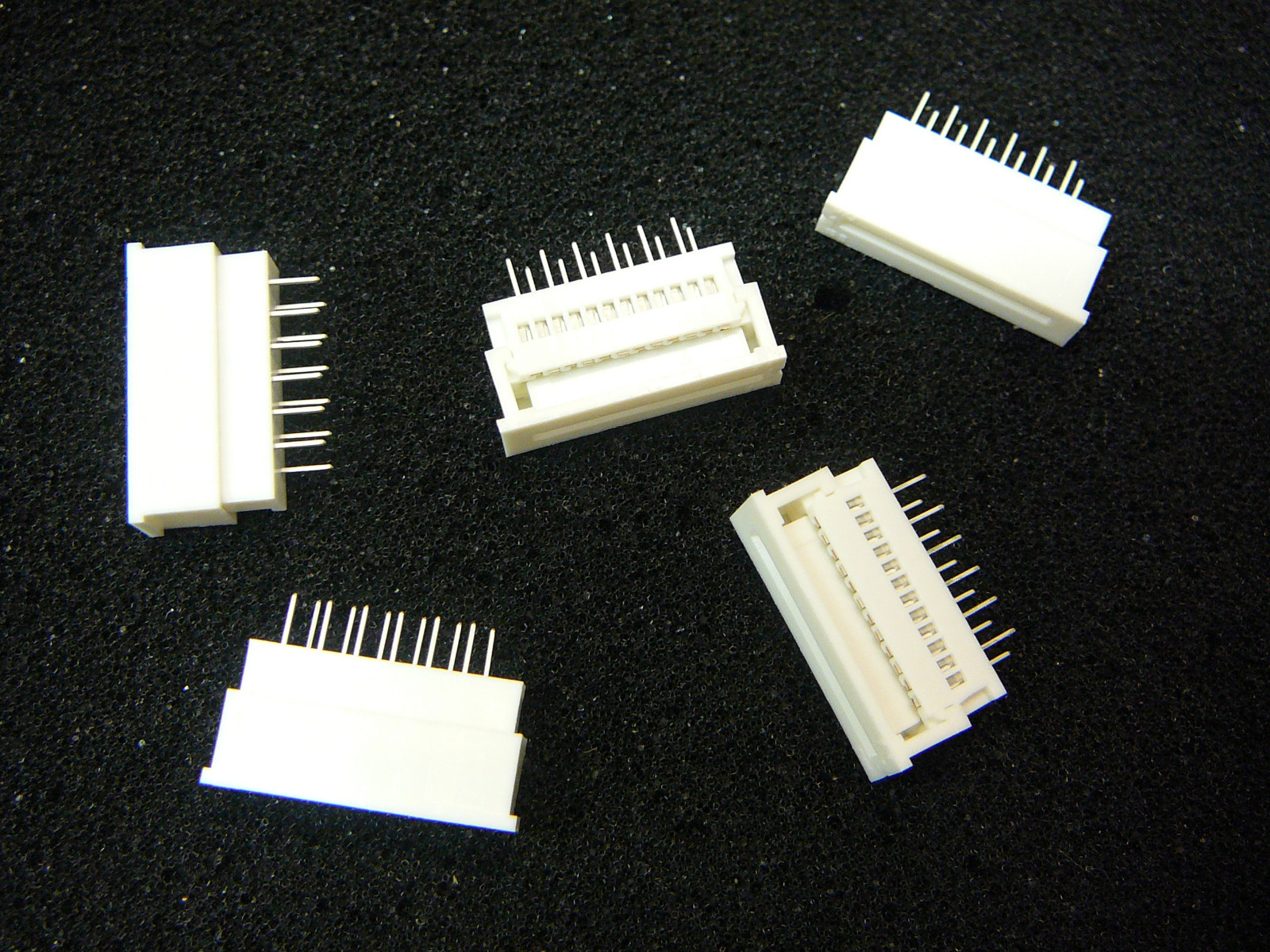MOLEX FFC/FPC Socket 12-Pos 2.5mm Solder ST Thru Hole PB Free **NEW** Qty.5