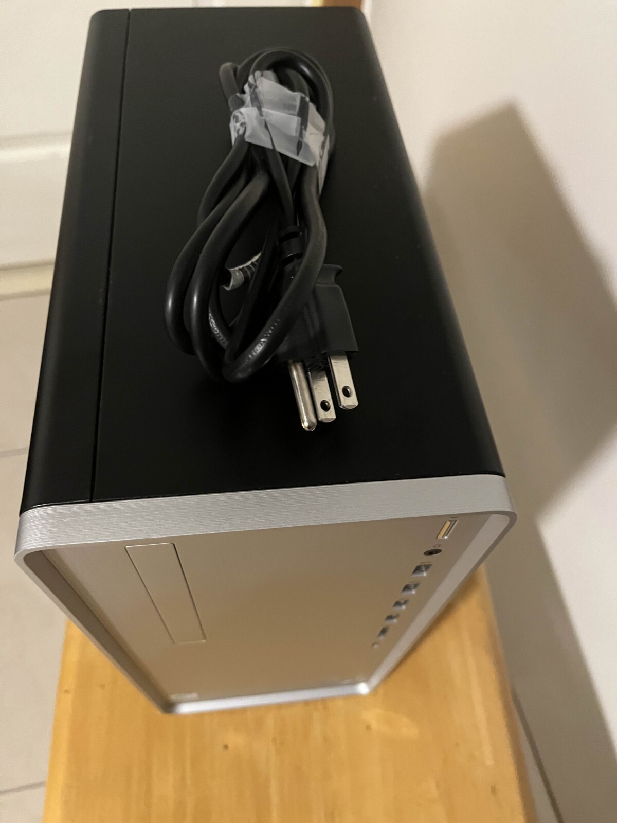 HP Pavilion TP01-1114 (DESCRIPTION) 8GB RAM, 256 SSD, I3-10100.