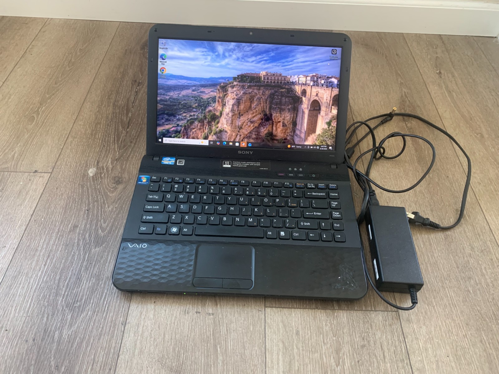 Sony PCG-61A14L VPCEG 14" Intel Core i5-2450M 2.50GHz 8GB Ram 500GB HDD Win 10