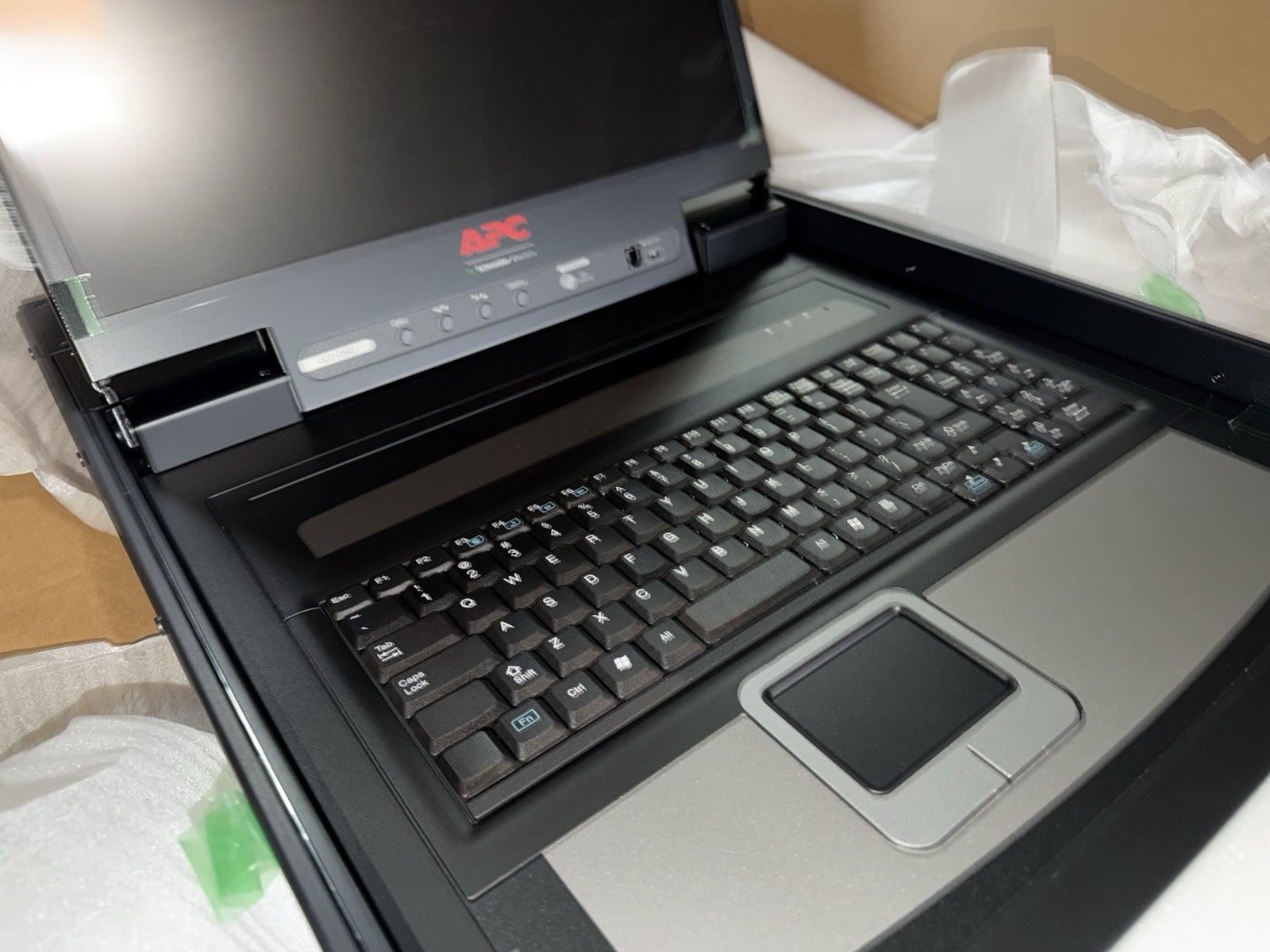 APC Rackmount LCD Console KVM Switch Box w/ Keyboard Touchpad Black/Gray